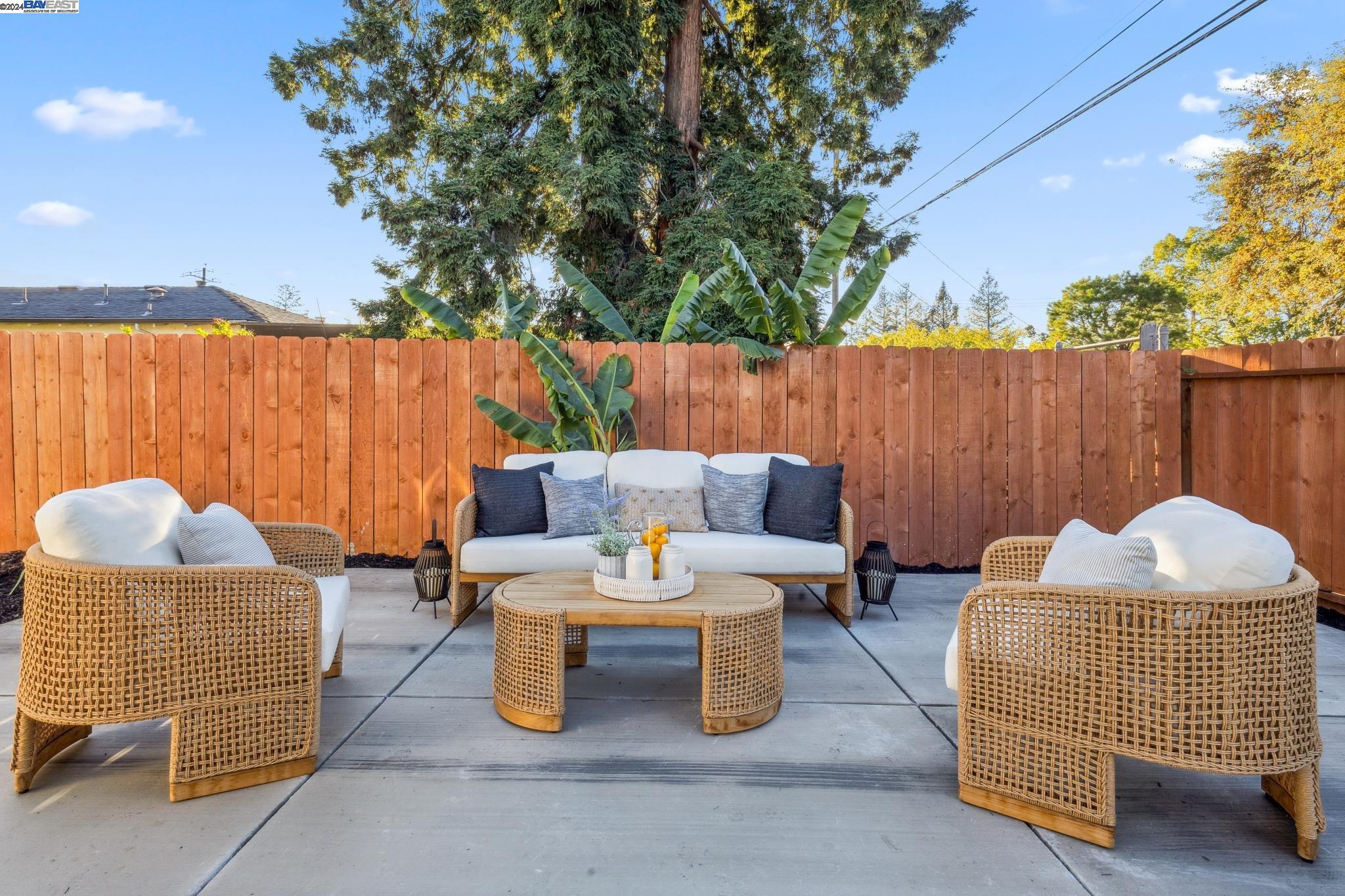 1204 Junipero Ave, Redwood City, California 94061, 3 Bedrooms Bedrooms, 5 Rooms Rooms,1 BathroomBathrooms,Residential,For Sale,1204 Junipero Ave,41080305