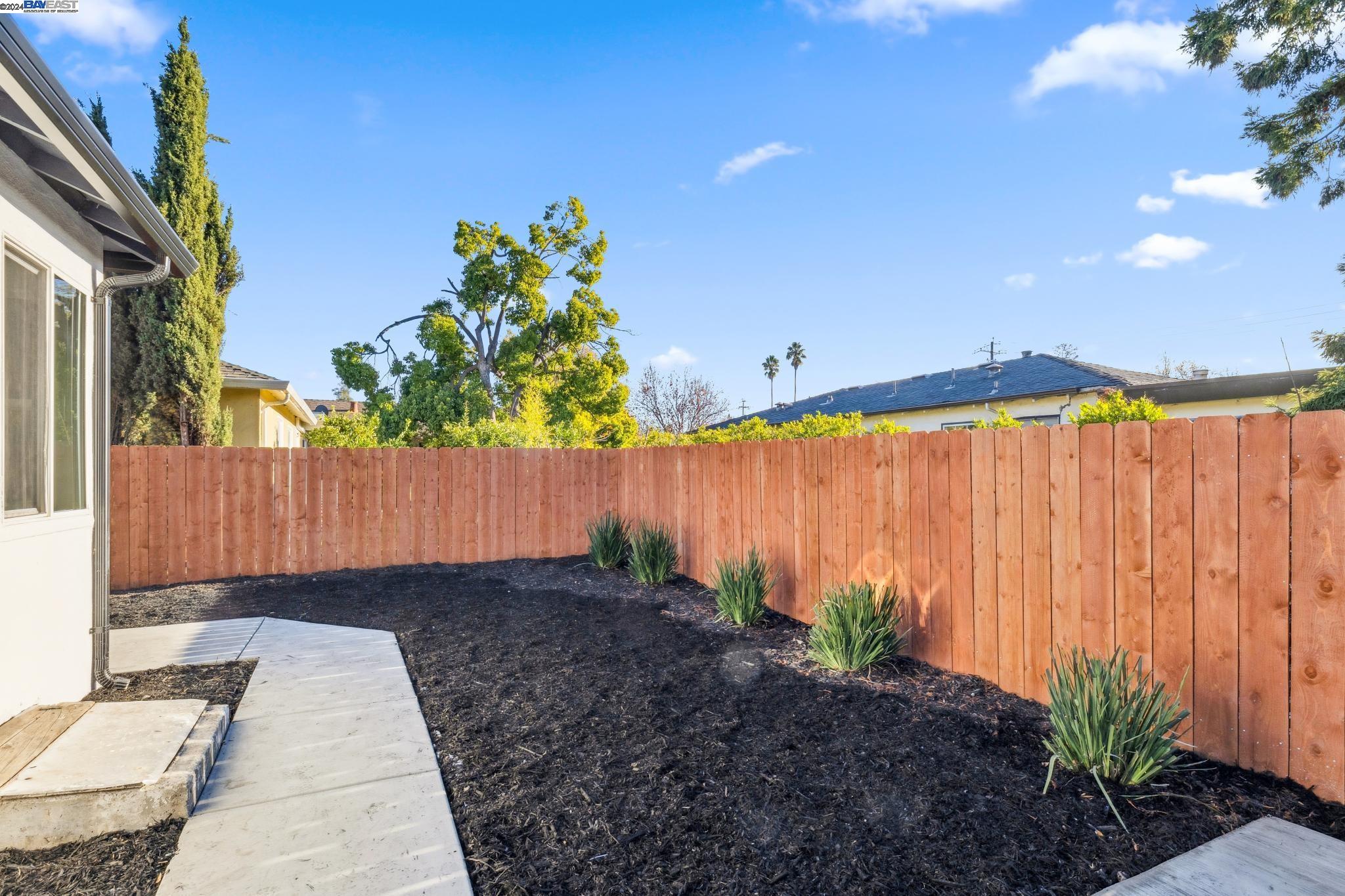 1204 Junipero Ave, Redwood City, California 94061, 3 Bedrooms Bedrooms, 5 Rooms Rooms,1 BathroomBathrooms,Residential,For Sale,1204 Junipero Ave,41080305