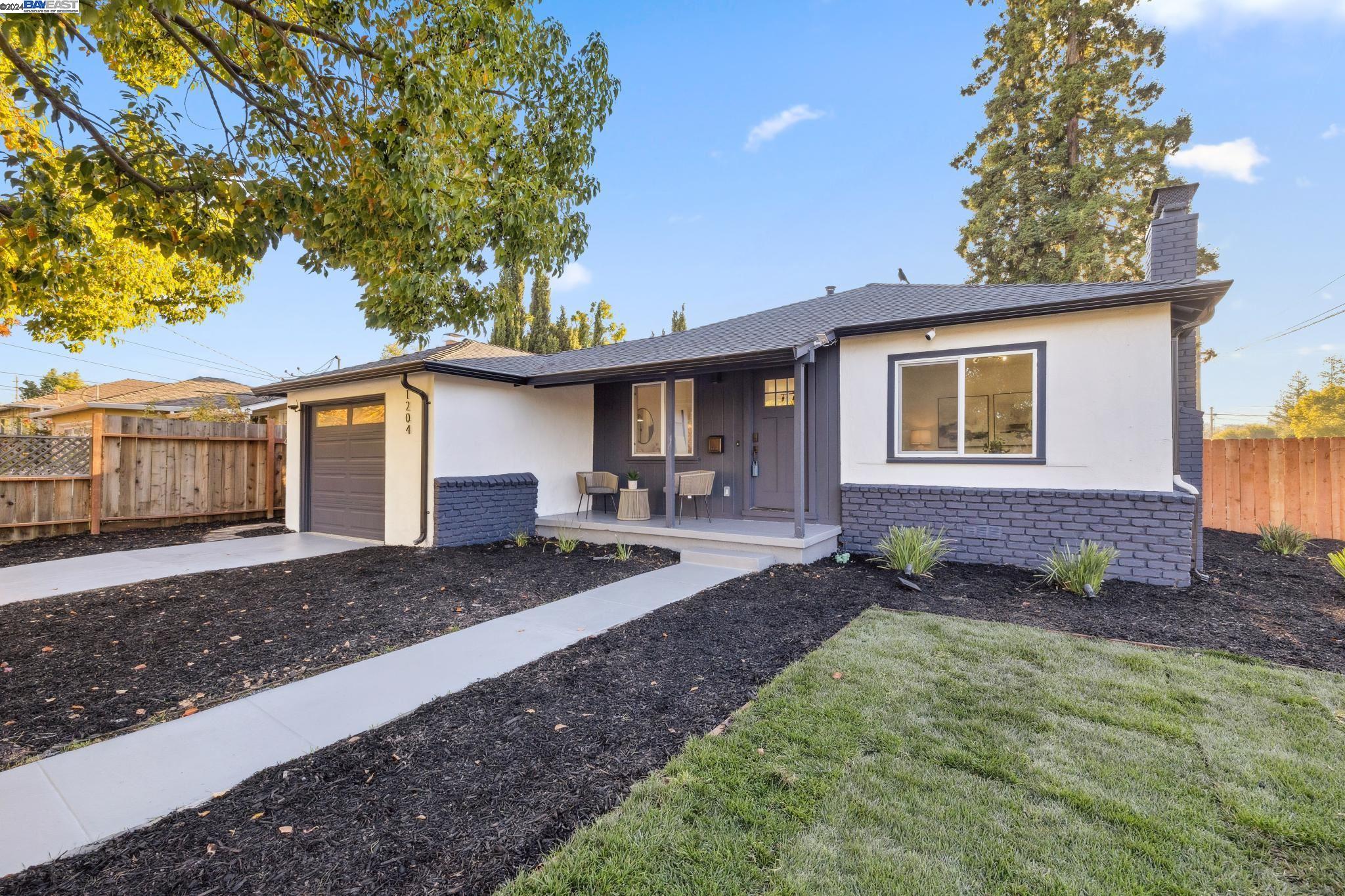1204 Junipero Ave, Redwood City, California 94061, 3 Bedrooms Bedrooms, 5 Rooms Rooms,1 BathroomBathrooms,Residential,For Sale,1204 Junipero Ave,41080305