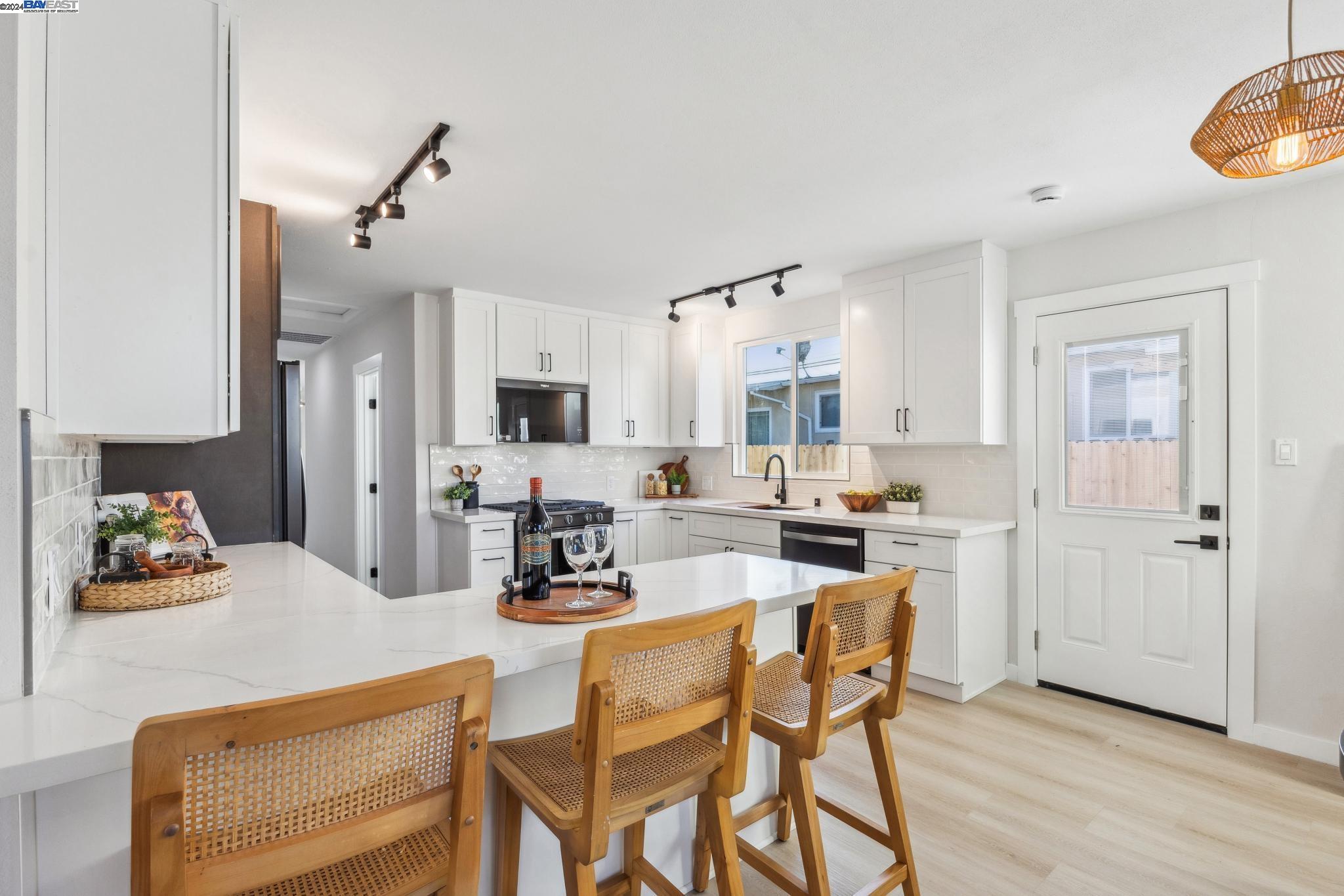 4217 David St, Castro Valley, California 94546, 3 Bedrooms Bedrooms, 6 Rooms Rooms,2 BathroomsBathrooms,Residential,For Sale,4217 David St,41080306