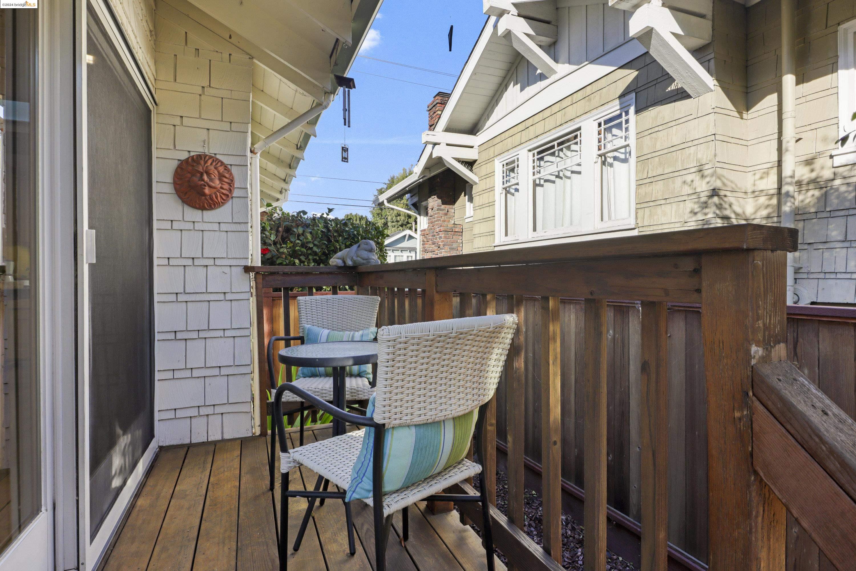 Detail Gallery Image 22 of 33 For 615 57th St, Oakland,  CA 94609 - 3 Beds | 2 Baths