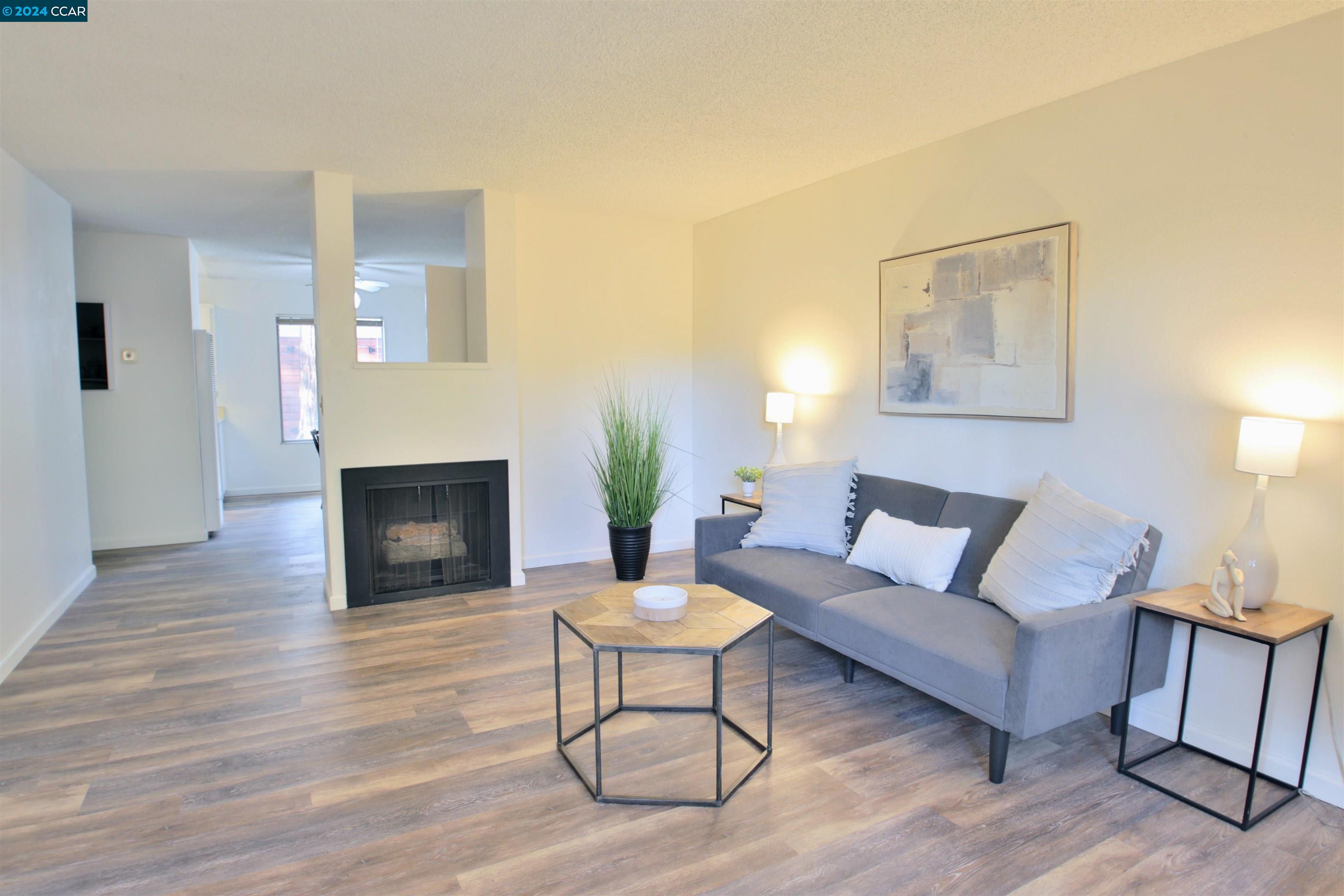 Photo #2: 41080338 Listing 