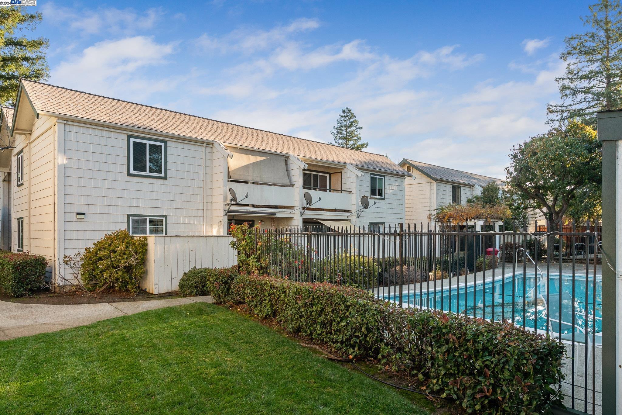 Photo #4: 41080371 Listing: Photo #4