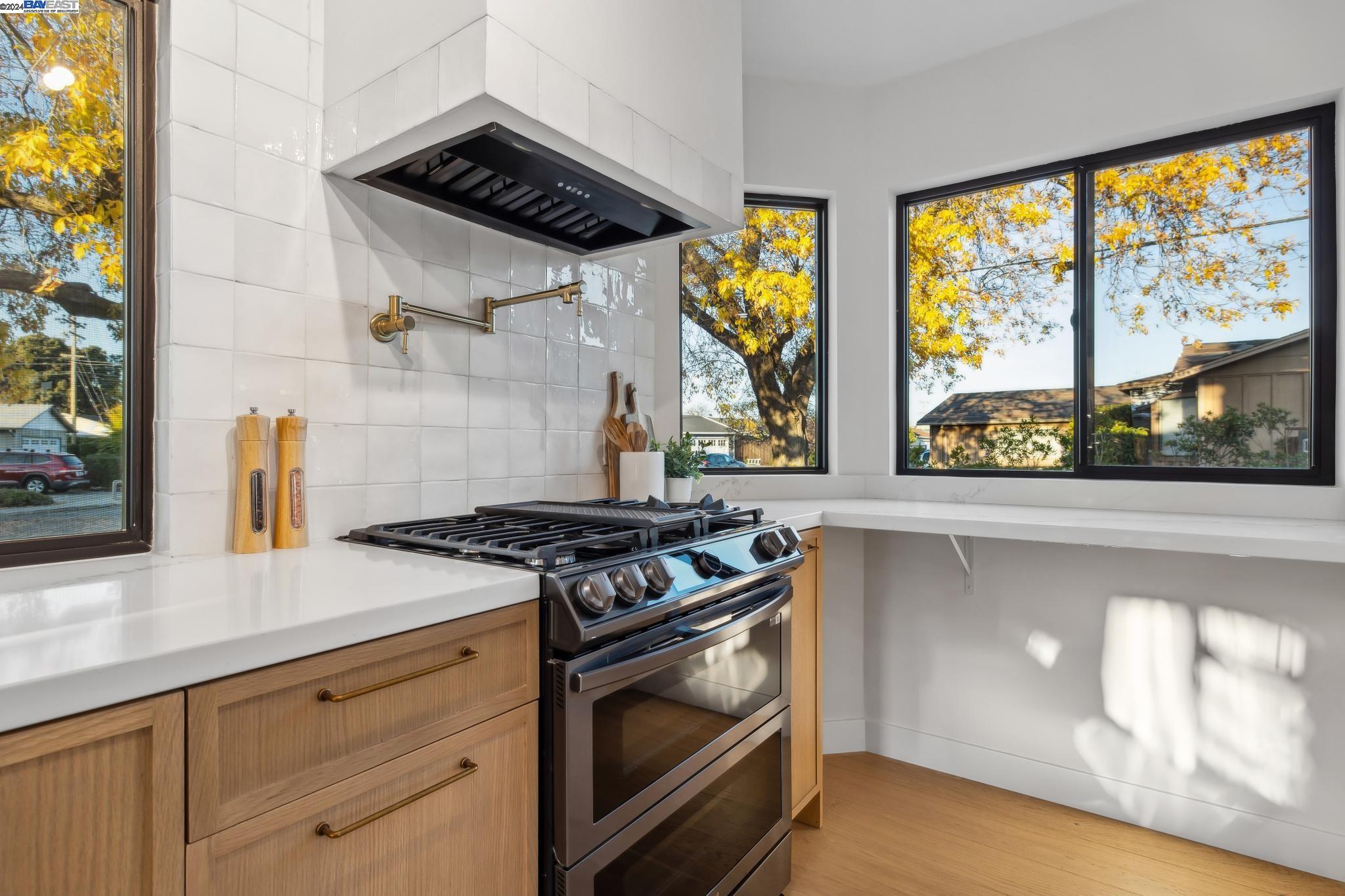 1733 Kelly St, San Mateo, California 94403, 4 Bedrooms Bedrooms, 8 Rooms Rooms,3 BathroomsBathrooms,Residential,For Sale,1733 Kelly St,41080401