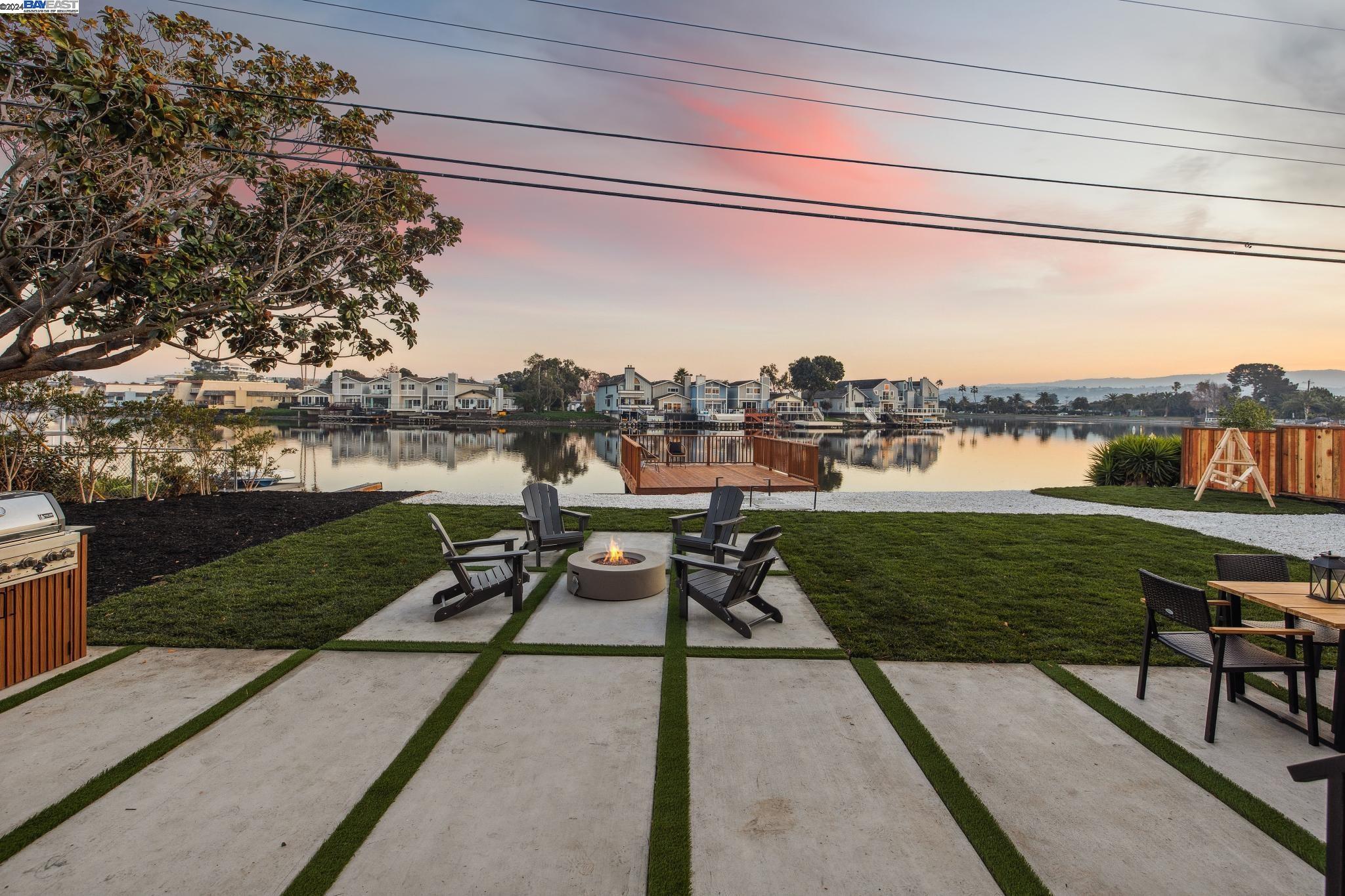 1733 Kelly St, San Mateo, California 94403, 4 Bedrooms Bedrooms, 8 Rooms Rooms,3 BathroomsBathrooms,Residential,For Sale,1733 Kelly St,41080401