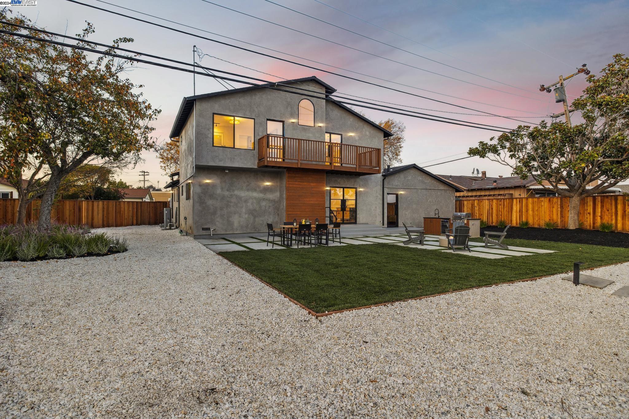 1733 Kelly St, San Mateo, California 94403, 4 Bedrooms Bedrooms, 8 Rooms Rooms,3 BathroomsBathrooms,Residential,For Sale,1733 Kelly St,41080401