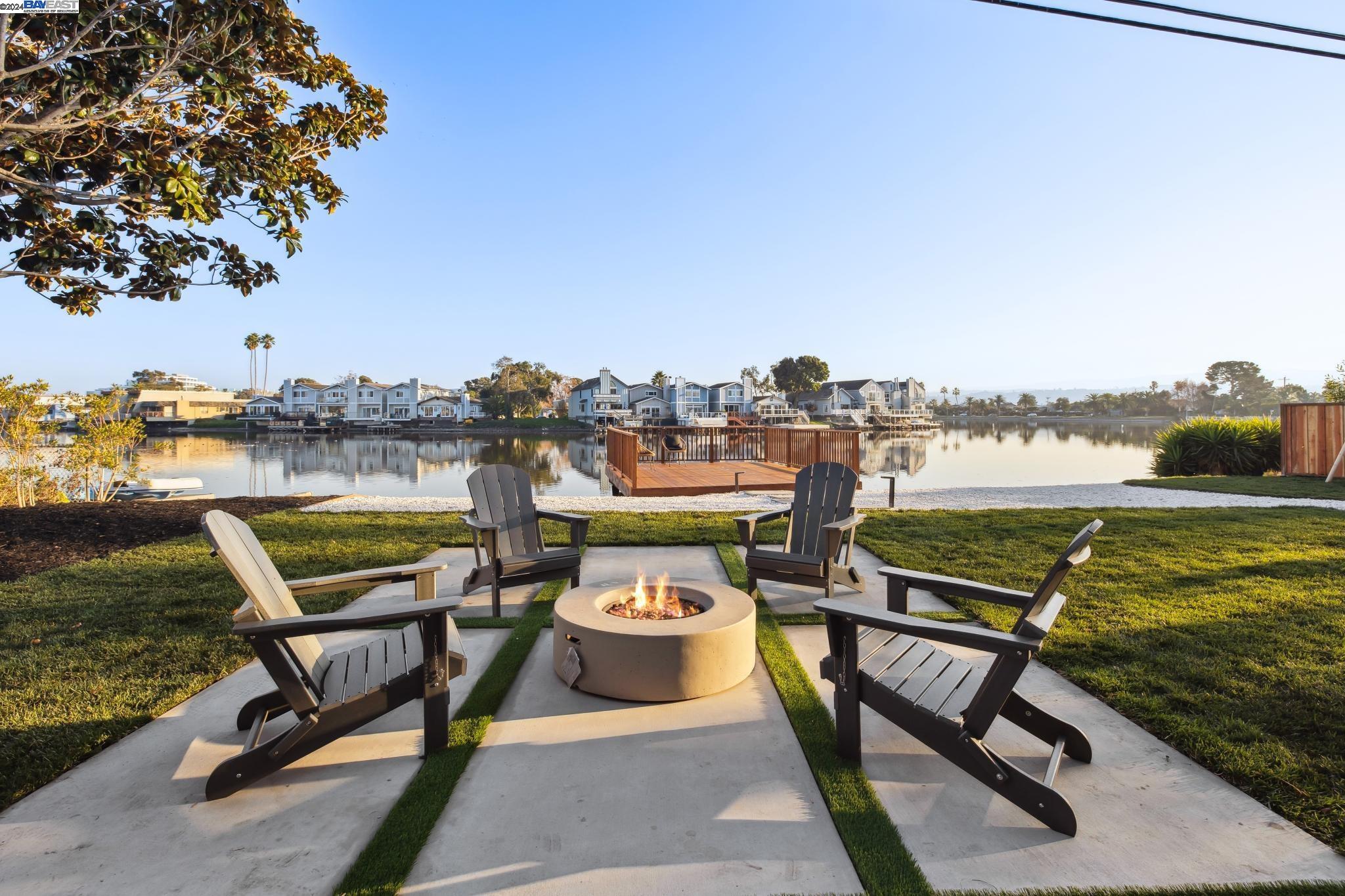 1733 Kelly St, San Mateo, California 94403, 4 Bedrooms Bedrooms, 8 Rooms Rooms,3 BathroomsBathrooms,Residential,For Sale,1733 Kelly St,41080401