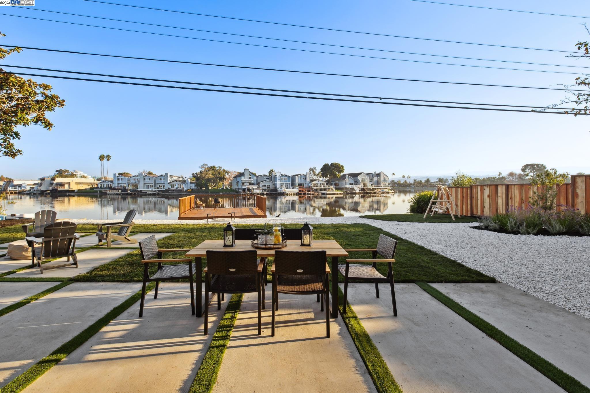 1733 Kelly St, San Mateo, California 94403, 4 Bedrooms Bedrooms, 8 Rooms Rooms,3 BathroomsBathrooms,Residential,For Sale,1733 Kelly St,41080401