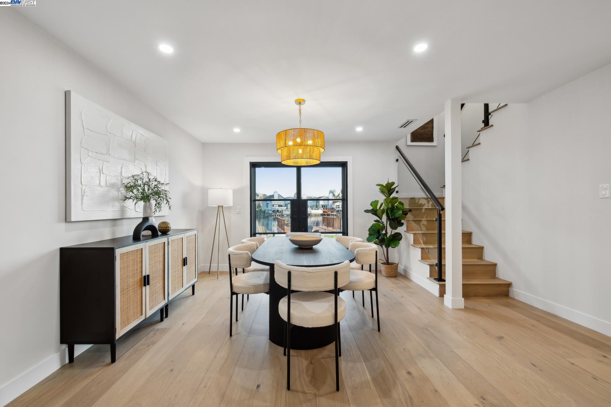 1733 Kelly St, San Mateo, California 94403, 4 Bedrooms Bedrooms, 8 Rooms Rooms,3 BathroomsBathrooms,Residential,For Sale,1733 Kelly St,41080401