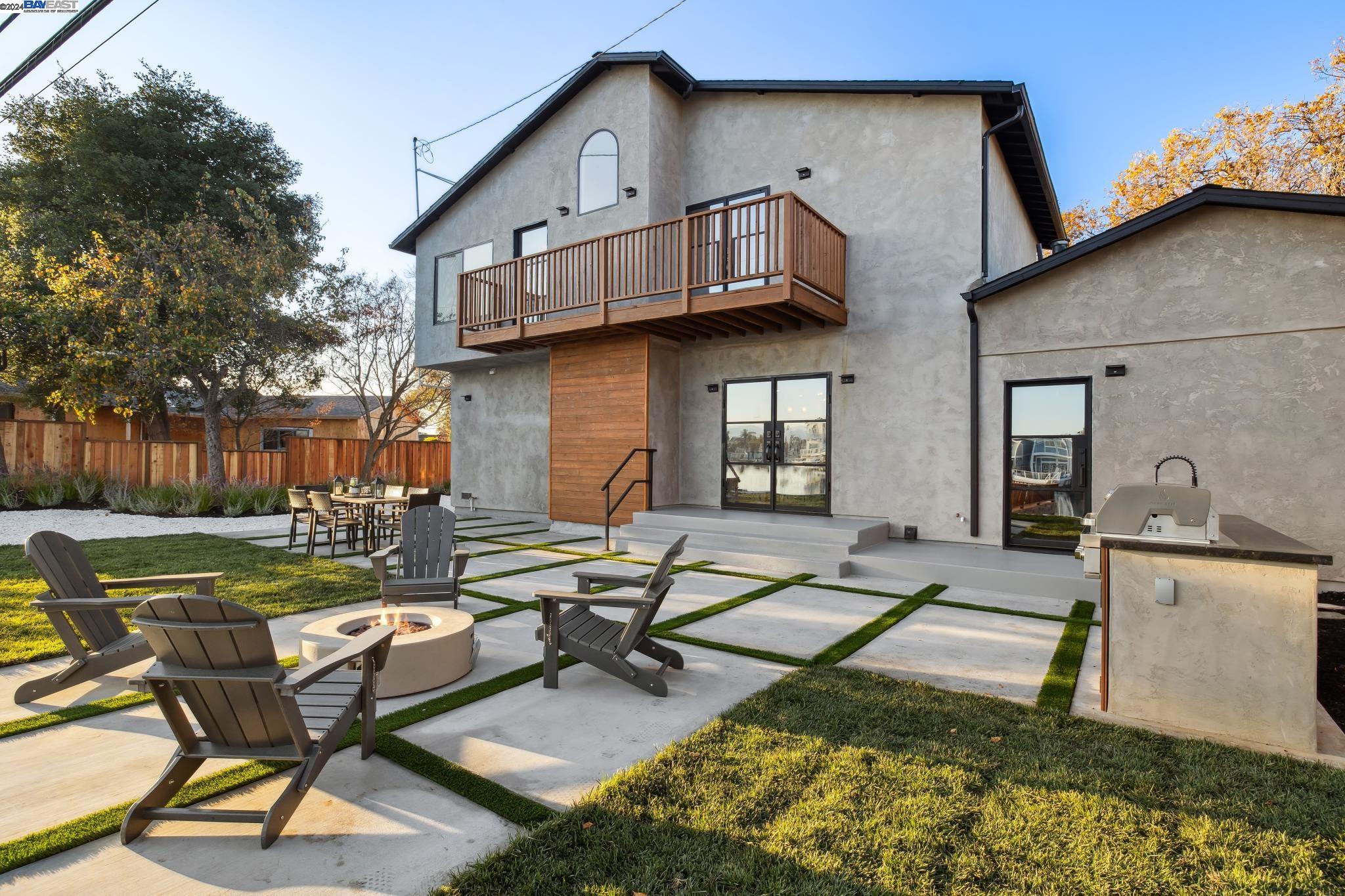1733 Kelly St, San Mateo, California 94403, 4 Bedrooms Bedrooms, 8 Rooms Rooms,3 BathroomsBathrooms,Residential,For Sale,1733 Kelly St,41080401