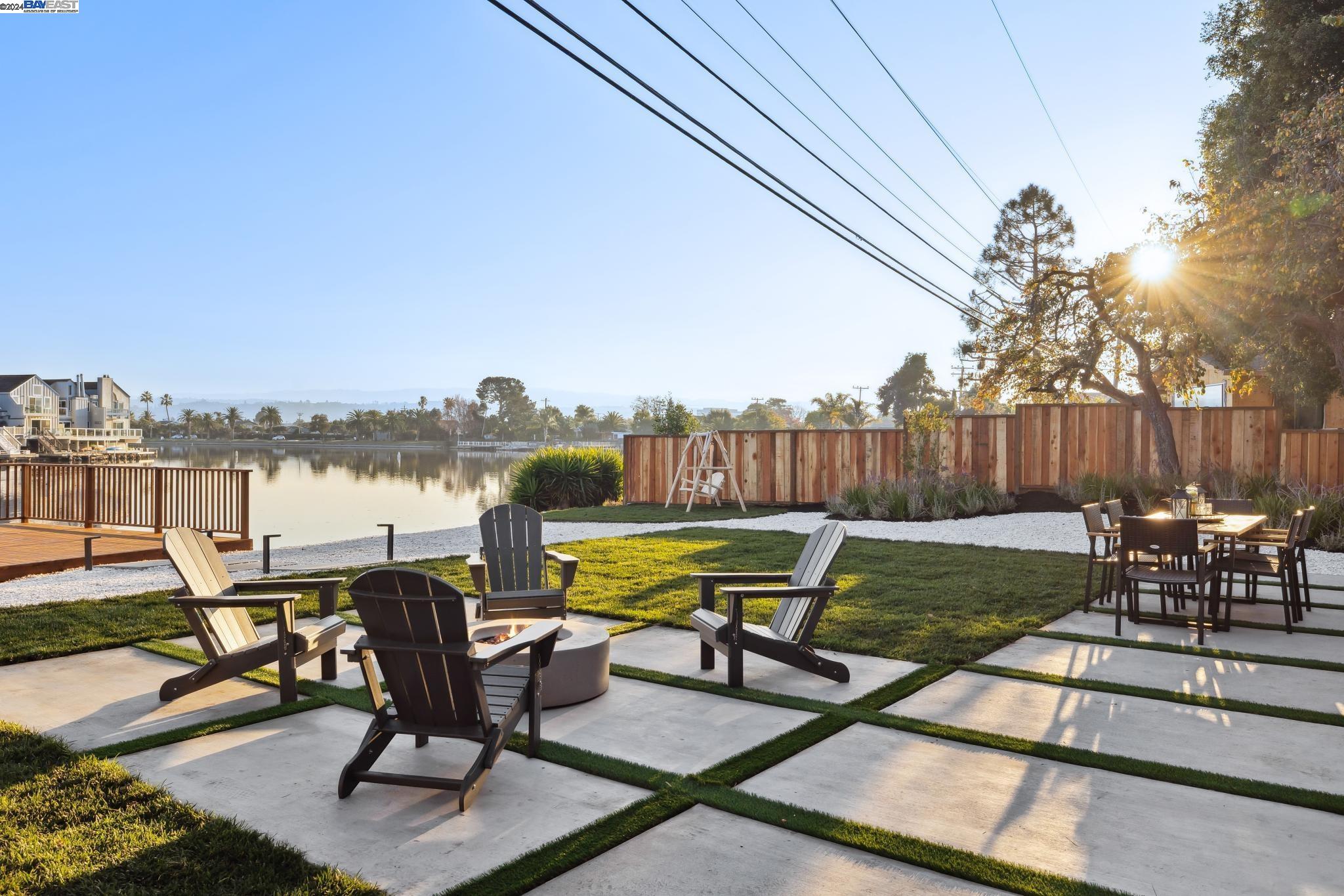 1733 Kelly St, San Mateo, California 94403, 4 Bedrooms Bedrooms, 8 Rooms Rooms,3 BathroomsBathrooms,Residential,For Sale,1733 Kelly St,41080401