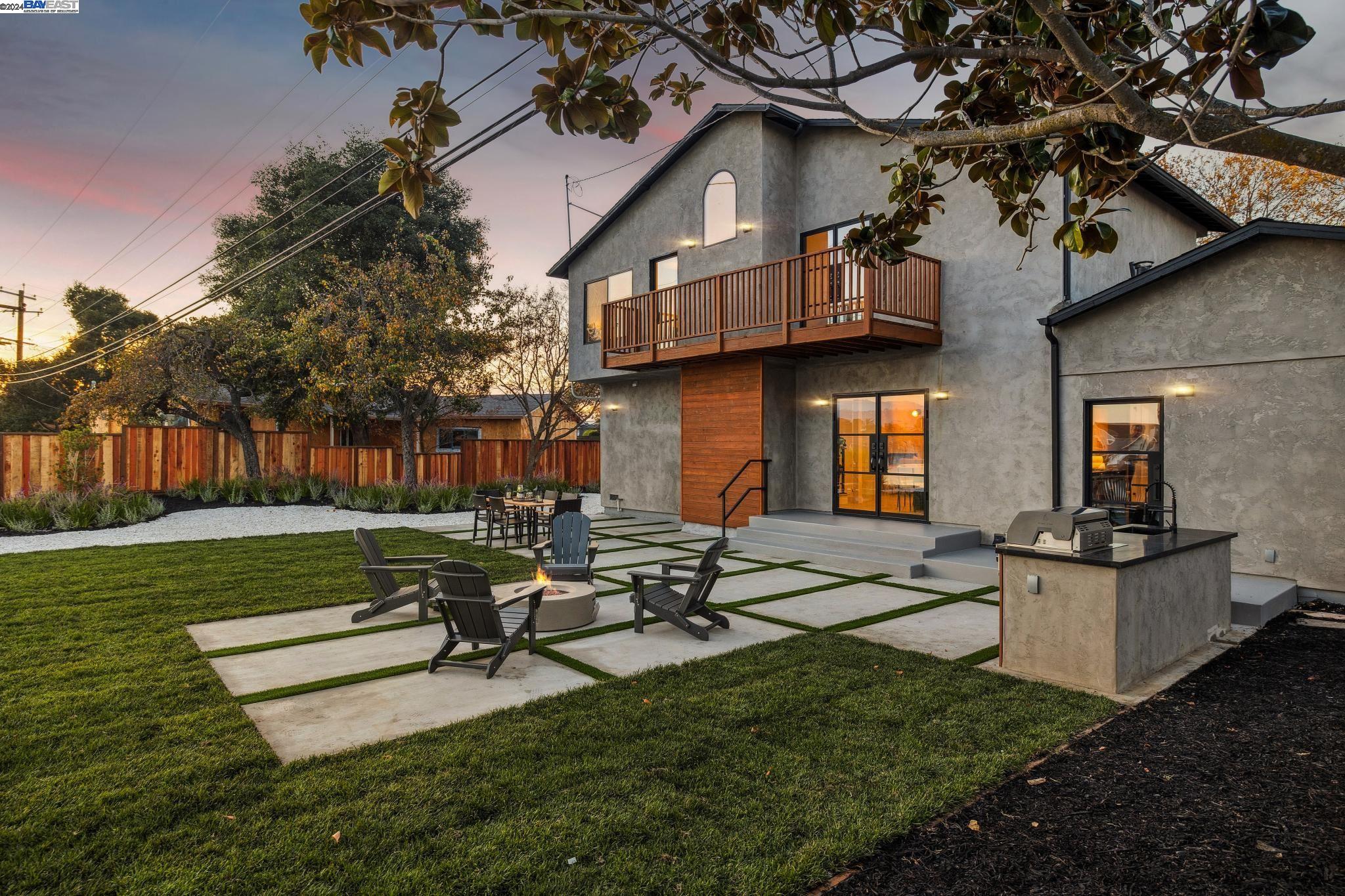 1733 Kelly St, San Mateo, California 94403, 4 Bedrooms Bedrooms, 8 Rooms Rooms,3 BathroomsBathrooms,Residential,For Sale,1733 Kelly St,41080401