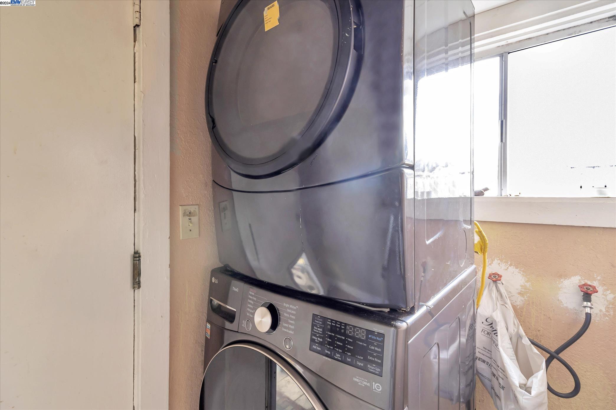 Detail Gallery Image 11 of 16 For 917 26th Ave, Oakland,  CA 94601 - 2 Beds | 1 Baths