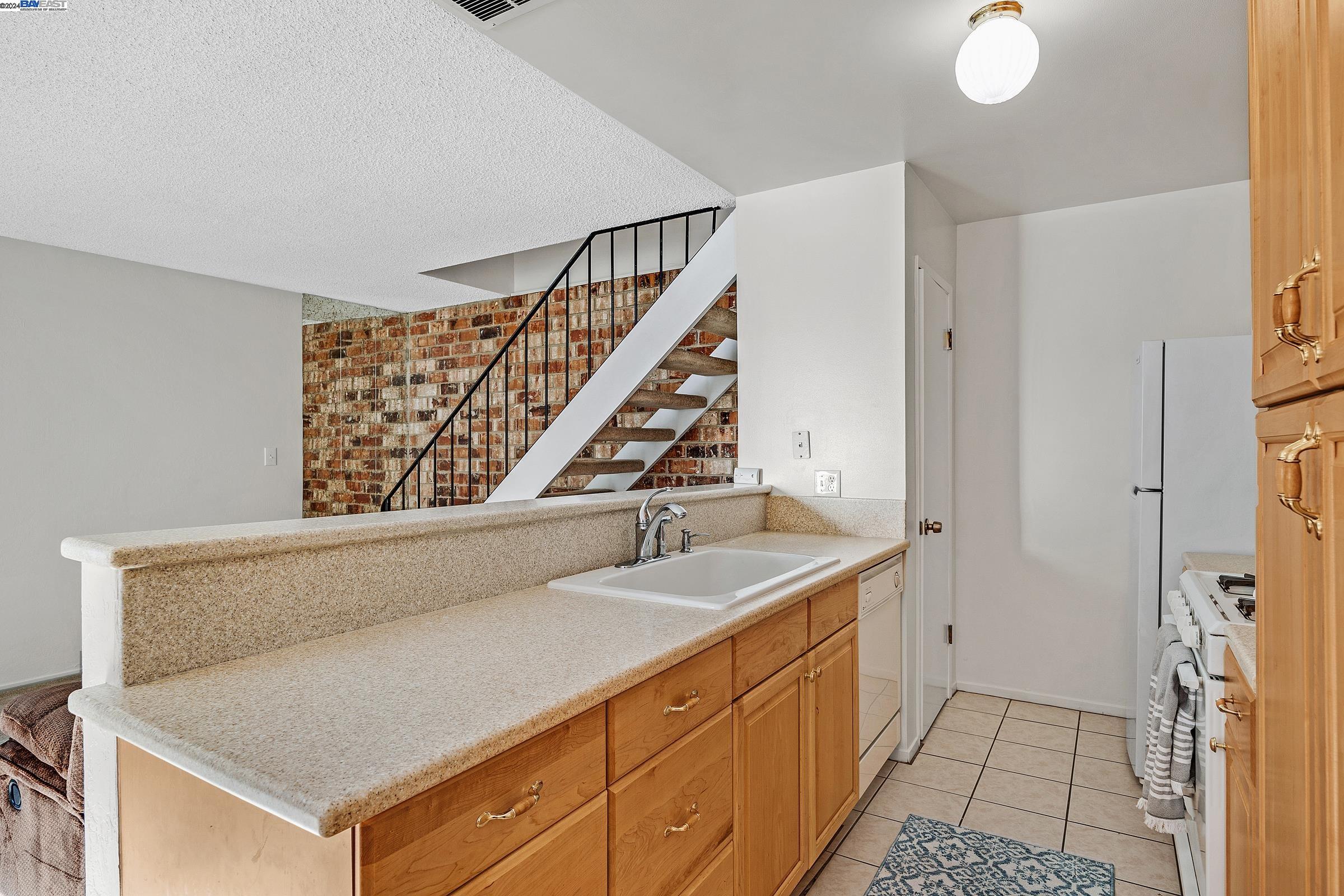 Detail Gallery Image 11 of 31 For 2279 Segundo Ct #2,  Pleasanton,  CA 94588 - 2 Beds | 1 Baths