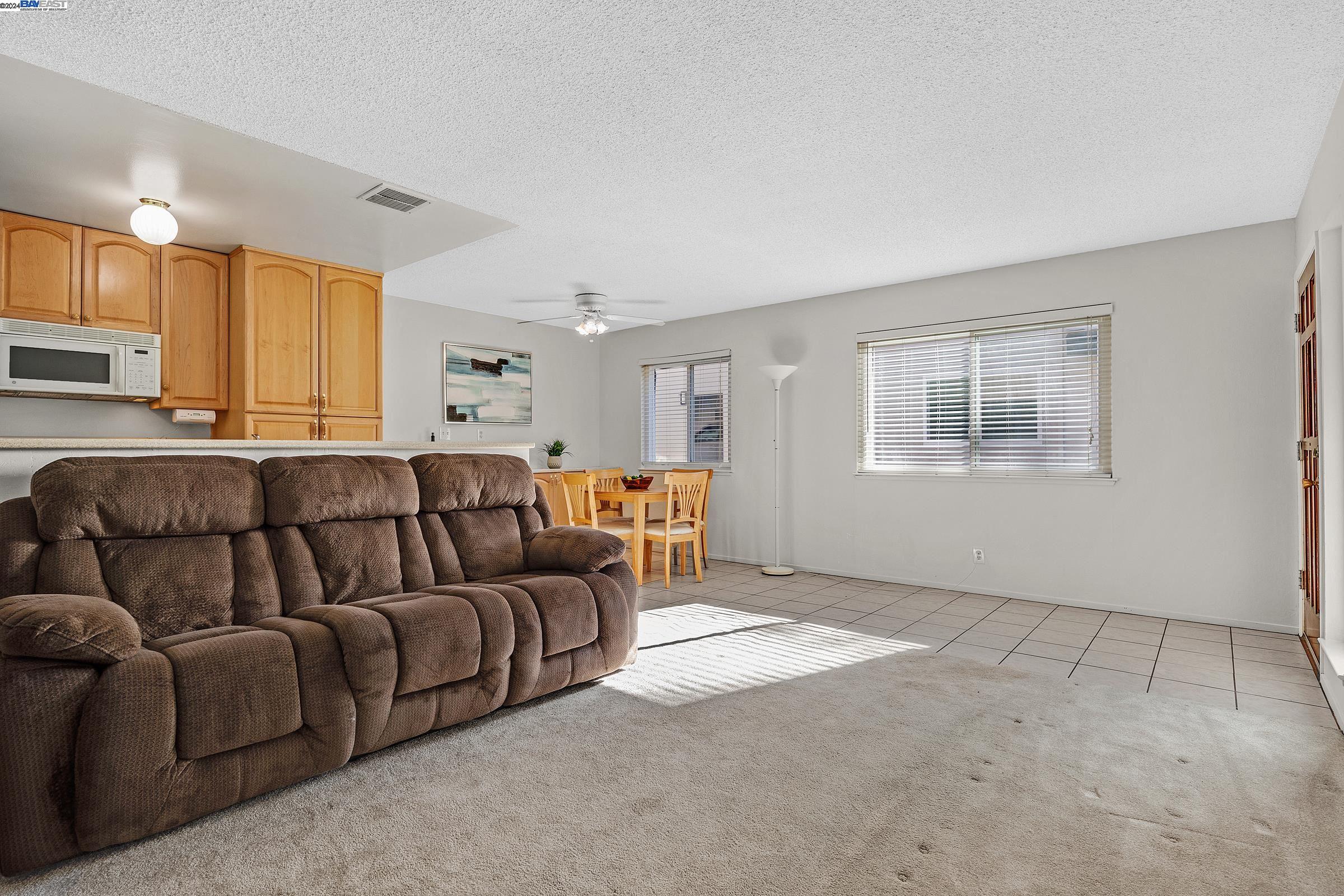 Detail Gallery Image 7 of 31 For 2279 Segundo Ct #2,  Pleasanton,  CA 94588 - 2 Beds | 1 Baths