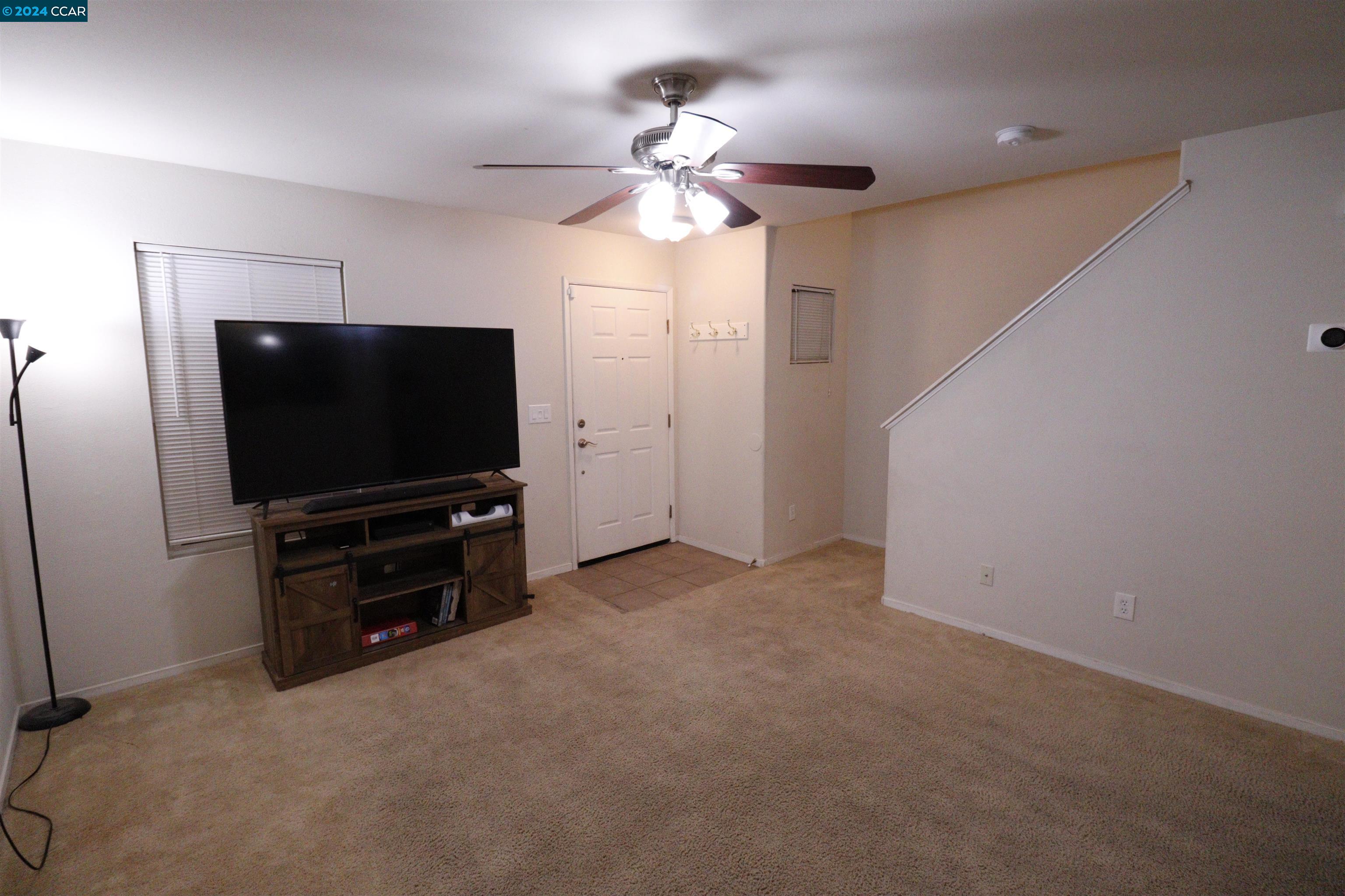 Detail Gallery Image 4 of 18 For 4377 Briggs Ln, Merced,  CA 95348 - 3 Beds | 2/1 Baths