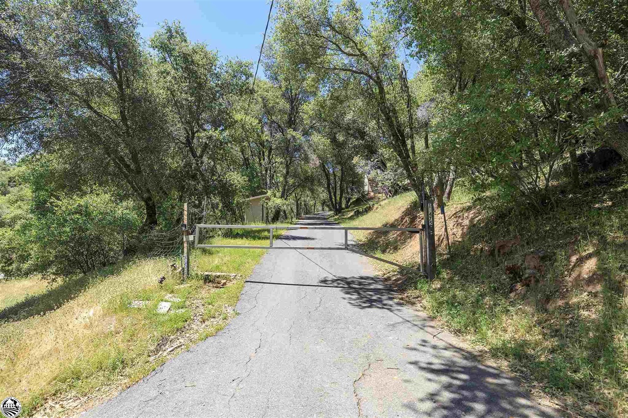 Detail Gallery Image 11 of 60 For 18475 E Hershey, Tuolumne,  CA 95379-9627 - 3 Beds | 2 Baths