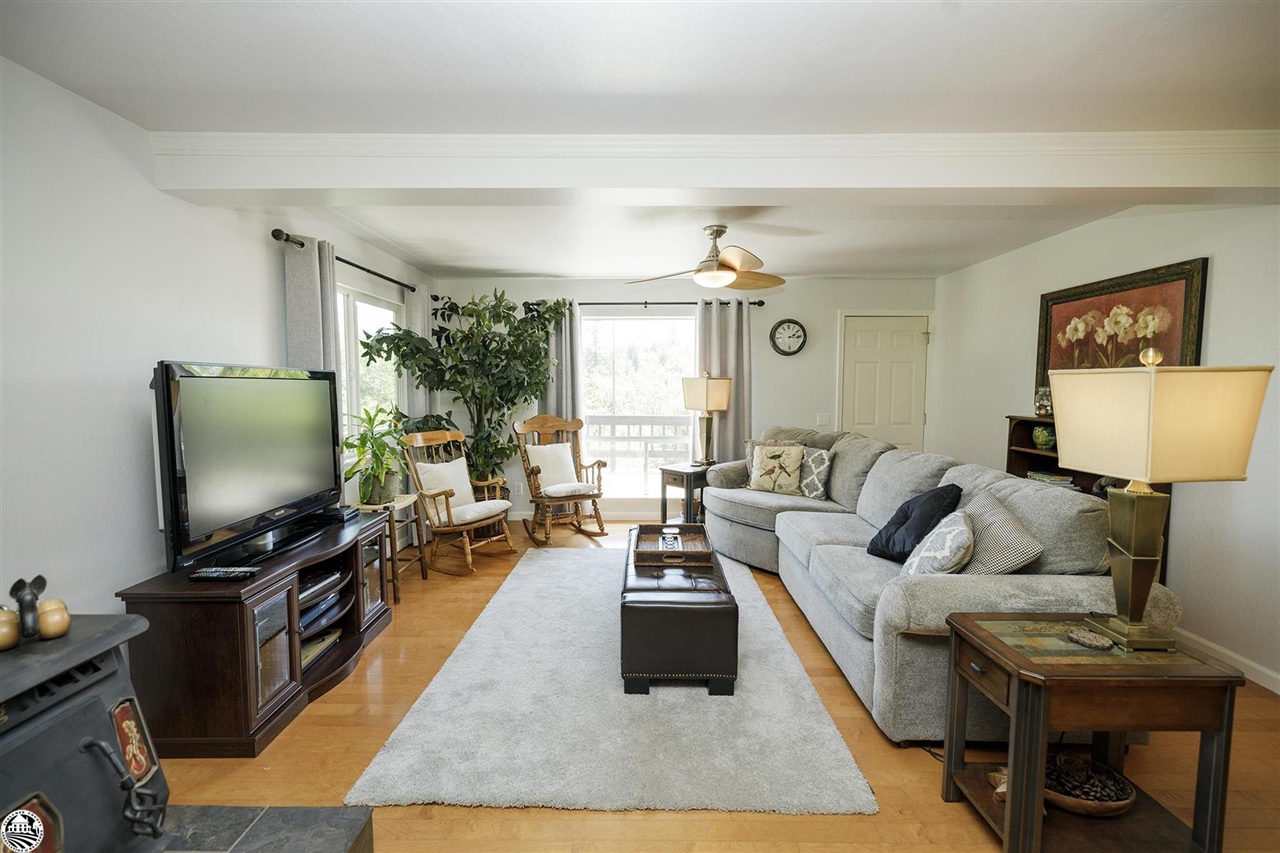 Detail Gallery Image 22 of 60 For 18475 E Hershey, Tuolumne,  CA 95379-9627 - 3 Beds | 2 Baths