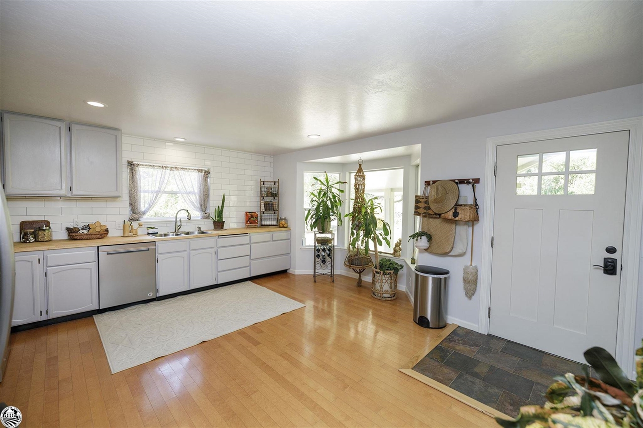 Detail Gallery Image 29 of 60 For 18475 E Hershey, Tuolumne,  CA 95379-9627 - 3 Beds | 2 Baths