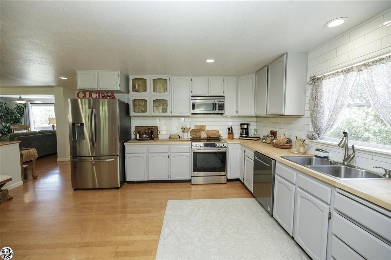 Detail Gallery Image 32 of 60 For 18475 E Hershey, Tuolumne,  CA 95379-9627 - 3 Beds | 2 Baths