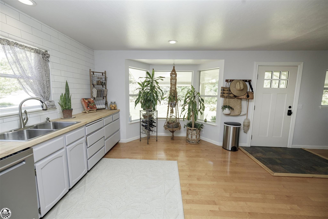 Detail Gallery Image 33 of 60 For 18475 E Hershey, Tuolumne,  CA 95379-9627 - 3 Beds | 2 Baths