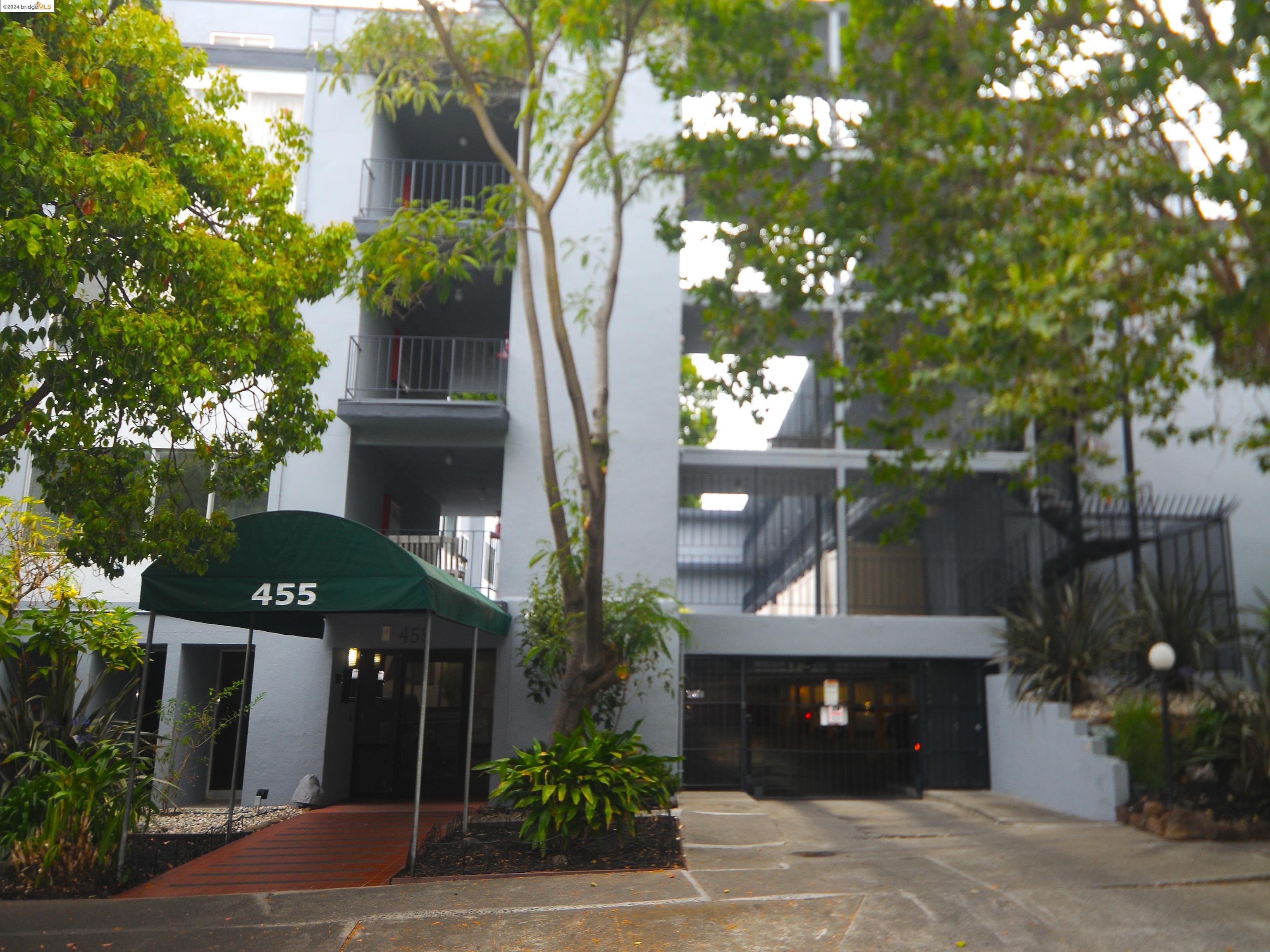 455 Crescent St # 220, Oakland, California 94610, 2 Bedrooms Bedrooms, 4 Rooms Rooms,2 BathroomsBathrooms,Residential,For Sale,455 Crescent St # 220,41080544