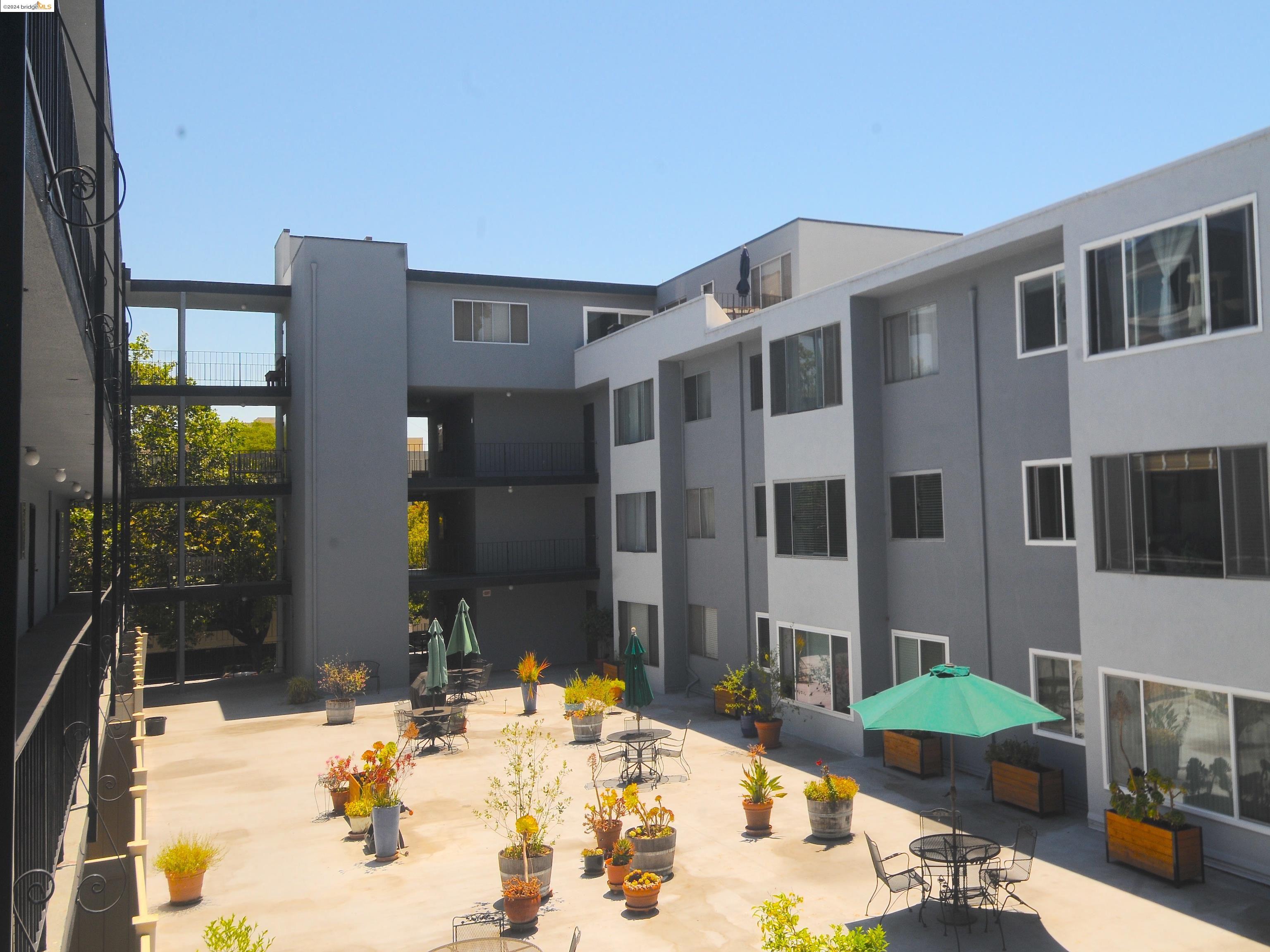455 Crescent St # 220, Oakland, California 94610, 2 Bedrooms Bedrooms, 4 Rooms Rooms,2 BathroomsBathrooms,Residential,For Sale,455 Crescent St # 220,41080544