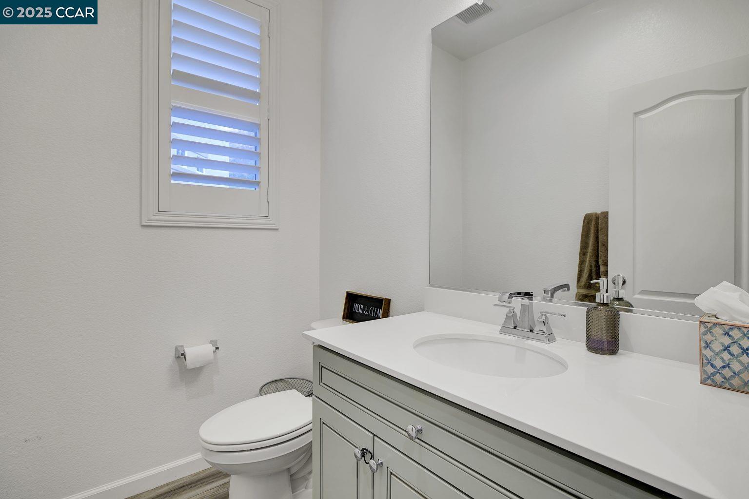 Detail Gallery Image 10 of 32 For 476 Colina Way, El Sobrante,  CA 94803 - 3 Beds | 2/1 Baths