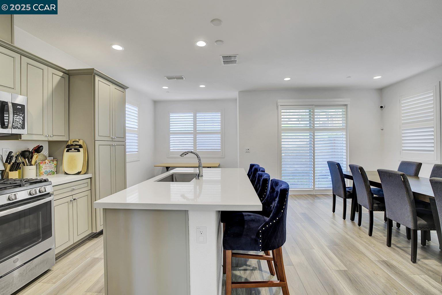 Detail Gallery Image 11 of 32 For 476 Colina Way, El Sobrante,  CA 94803 - 3 Beds | 2/1 Baths
