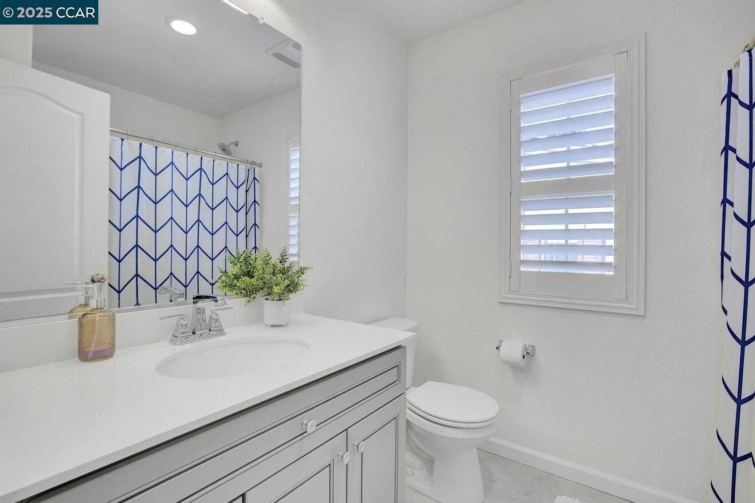 Detail Gallery Image 18 of 32 For 476 Colina Way, El Sobrante,  CA 94803 - 3 Beds | 2/1 Baths