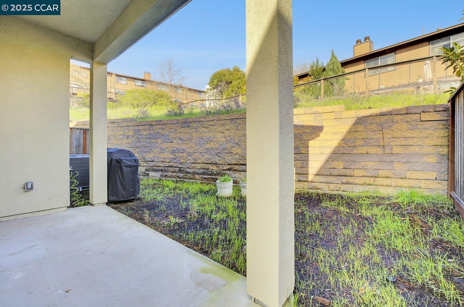 Detail Gallery Image 28 of 32 For 476 Colina Way, El Sobrante,  CA 94803 - 3 Beds | 2/1 Baths