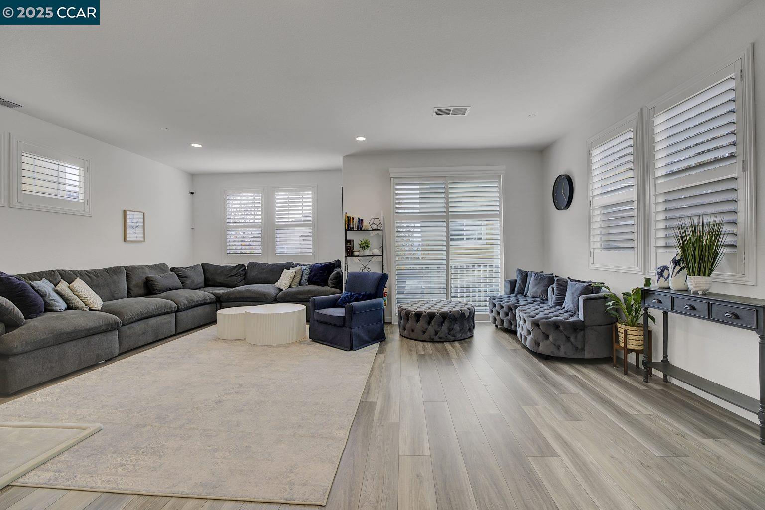 Detail Gallery Image 7 of 32 For 476 Colina Way, El Sobrante,  CA 94803 - 3 Beds | 2/1 Baths