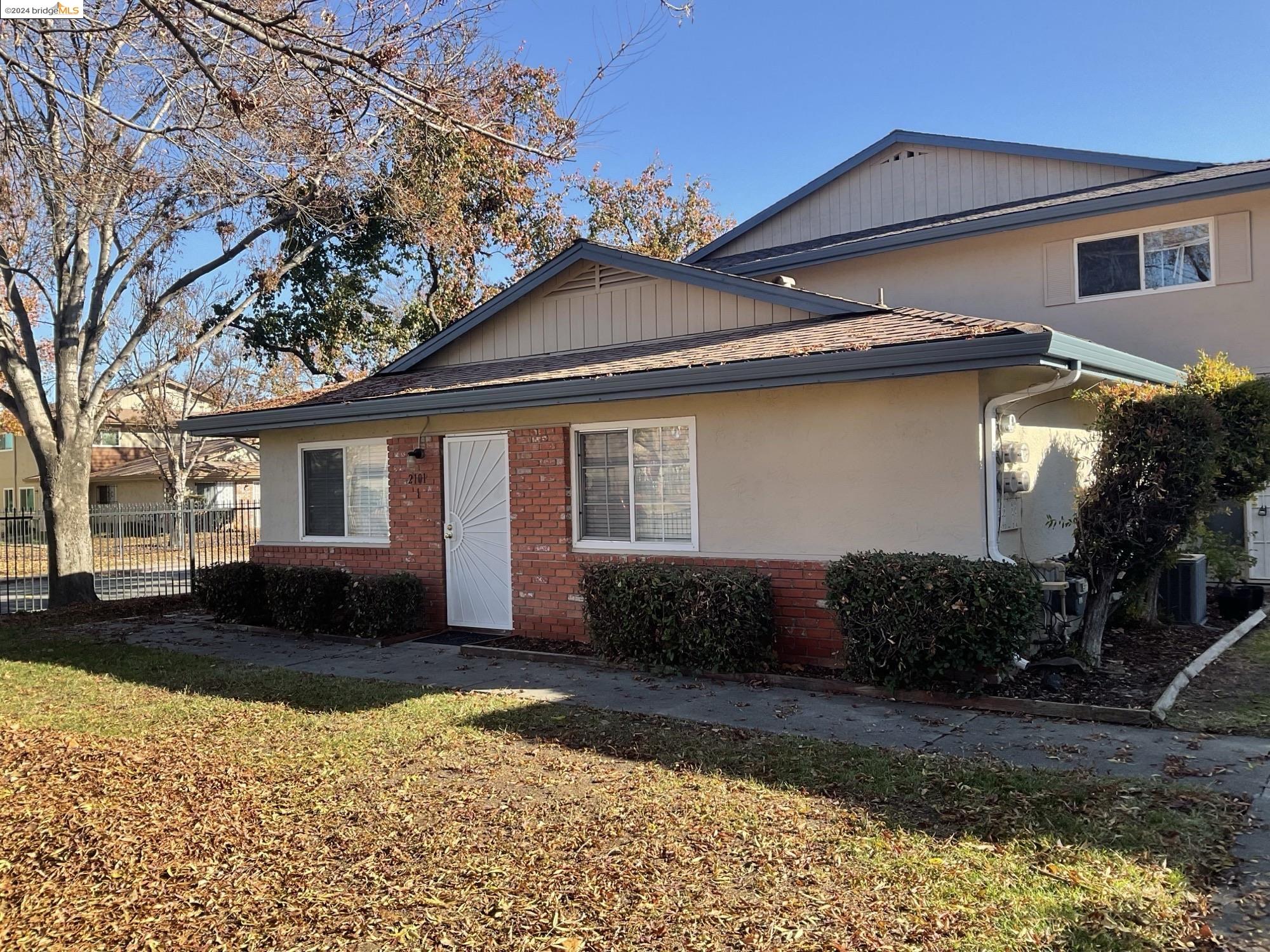 Detail Gallery Image 1 of 1 For 2101 Lemontree Way #1,  Antioch,  CA 94509 - 2 Beds | 1 Baths