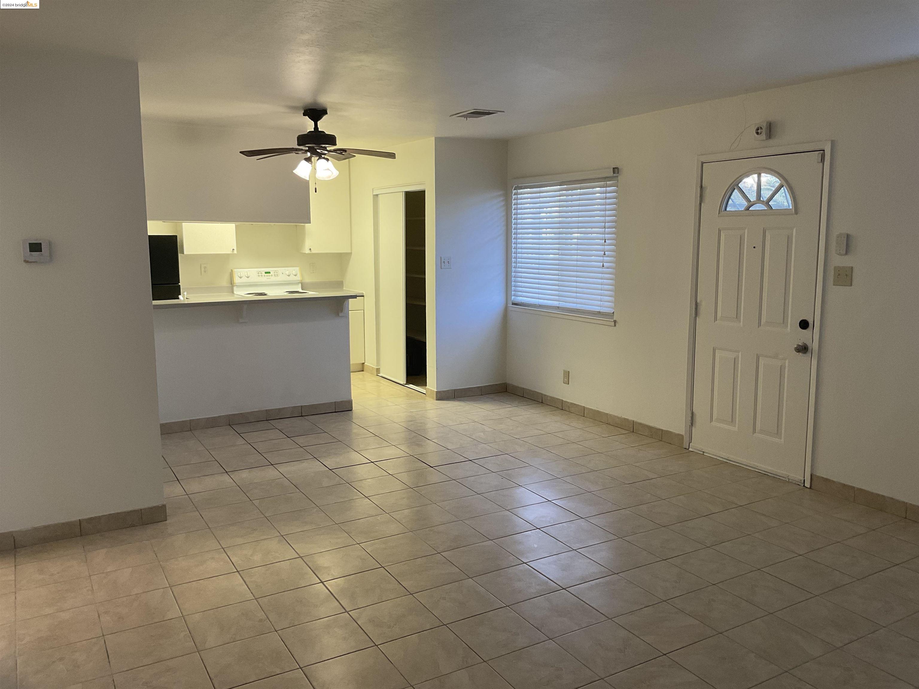 Detail Gallery Image 3 of 7 For 2101 Lemontree Way #1,  Antioch,  CA 94509 - 2 Beds | 1 Baths
