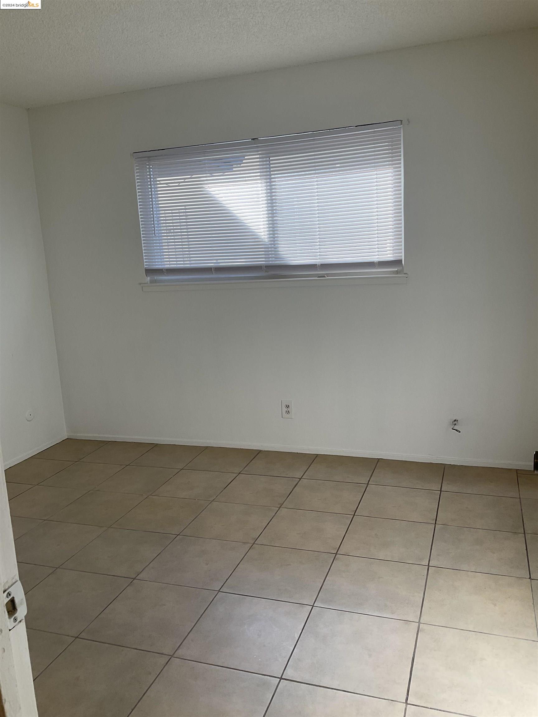 Detail Gallery Image 7 of 7 For 2101 Lemontree Way #1,  Antioch,  CA 94509 - 2 Beds | 1 Baths