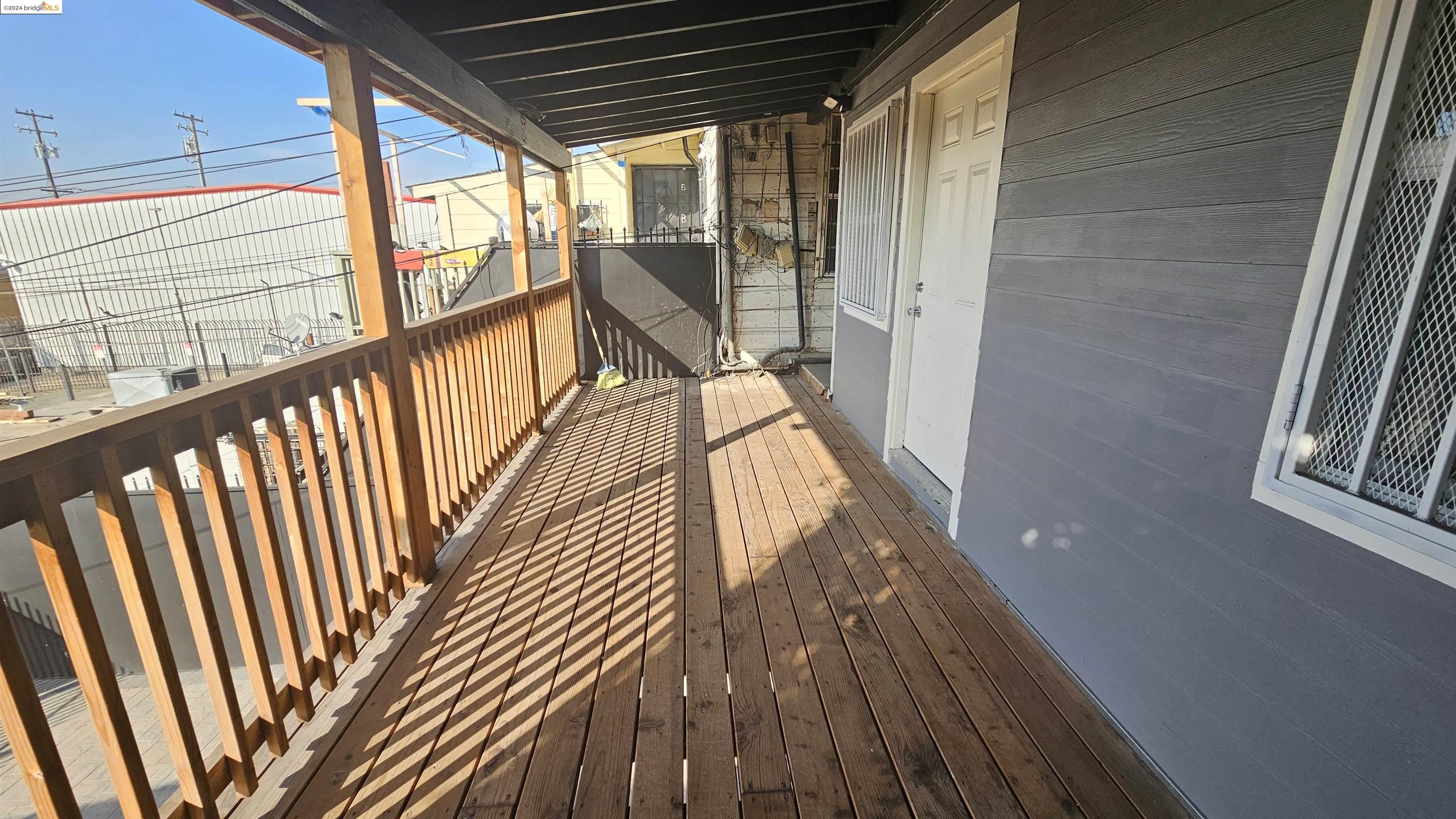 Detail Gallery Image 12 of 22 For 1625 International Blvd, Oakland,  CA 94606 - 3 Beds | 1 Baths
