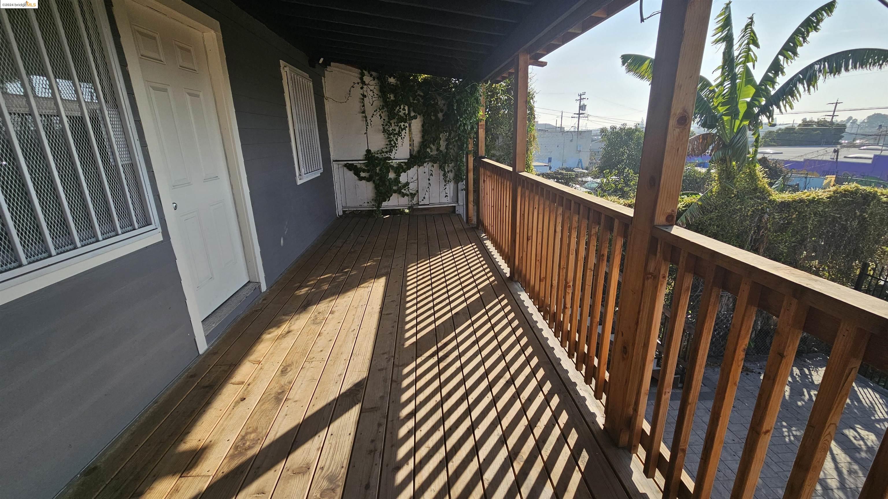 Detail Gallery Image 13 of 22 For 1625 International Blvd, Oakland,  CA 94606 - 3 Beds | 1 Baths