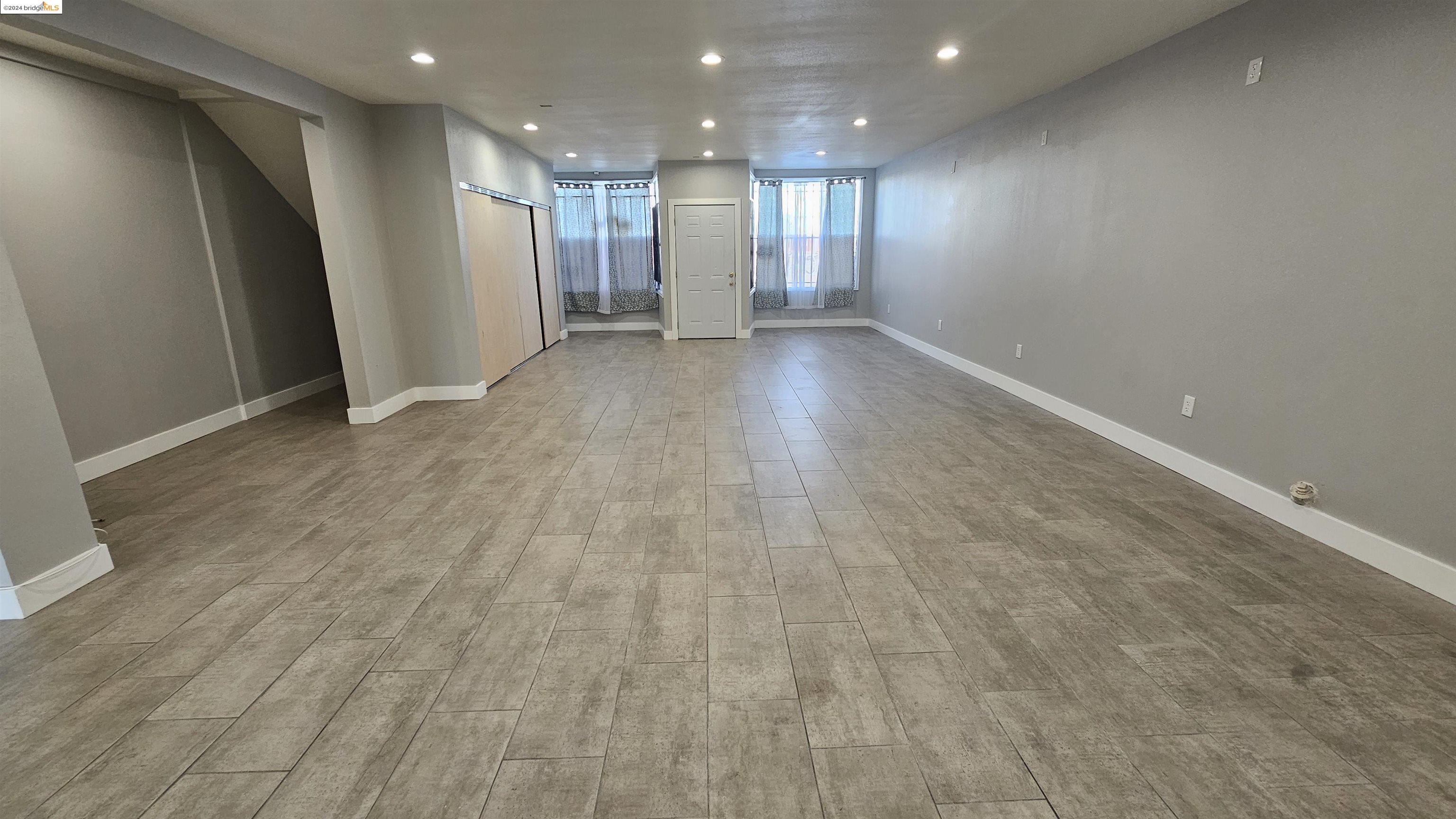 Detail Gallery Image 16 of 22 For 1625 International Blvd, Oakland,  CA 94606 - 3 Beds | 1 Baths