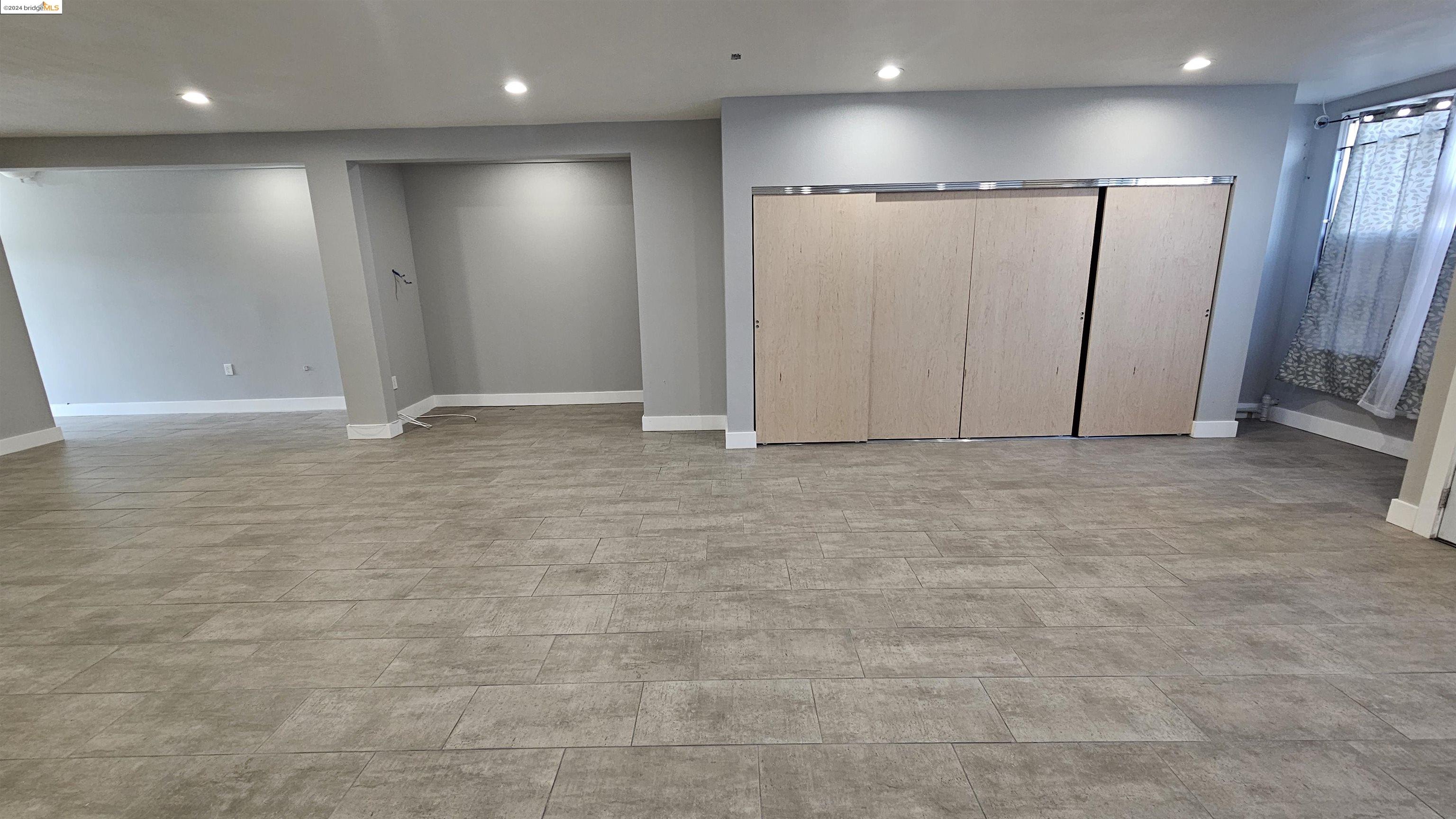 Detail Gallery Image 17 of 22 For 1625 International Blvd, Oakland,  CA 94606 - 3 Beds | 1 Baths