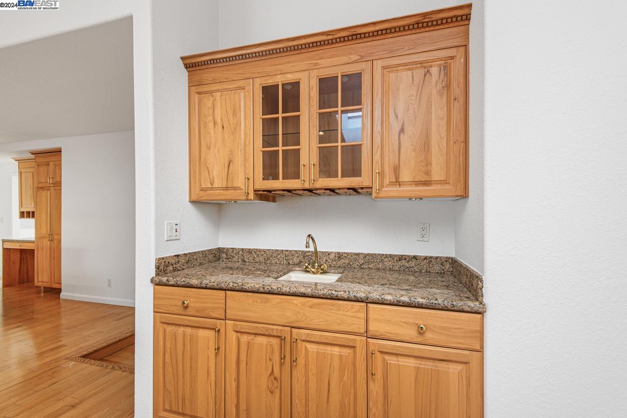 Detail Gallery Image 18 of 43 For 3221 Melanie Cir, Pleasanton,  CA 94588 - 3 Beds | 2/1 Baths