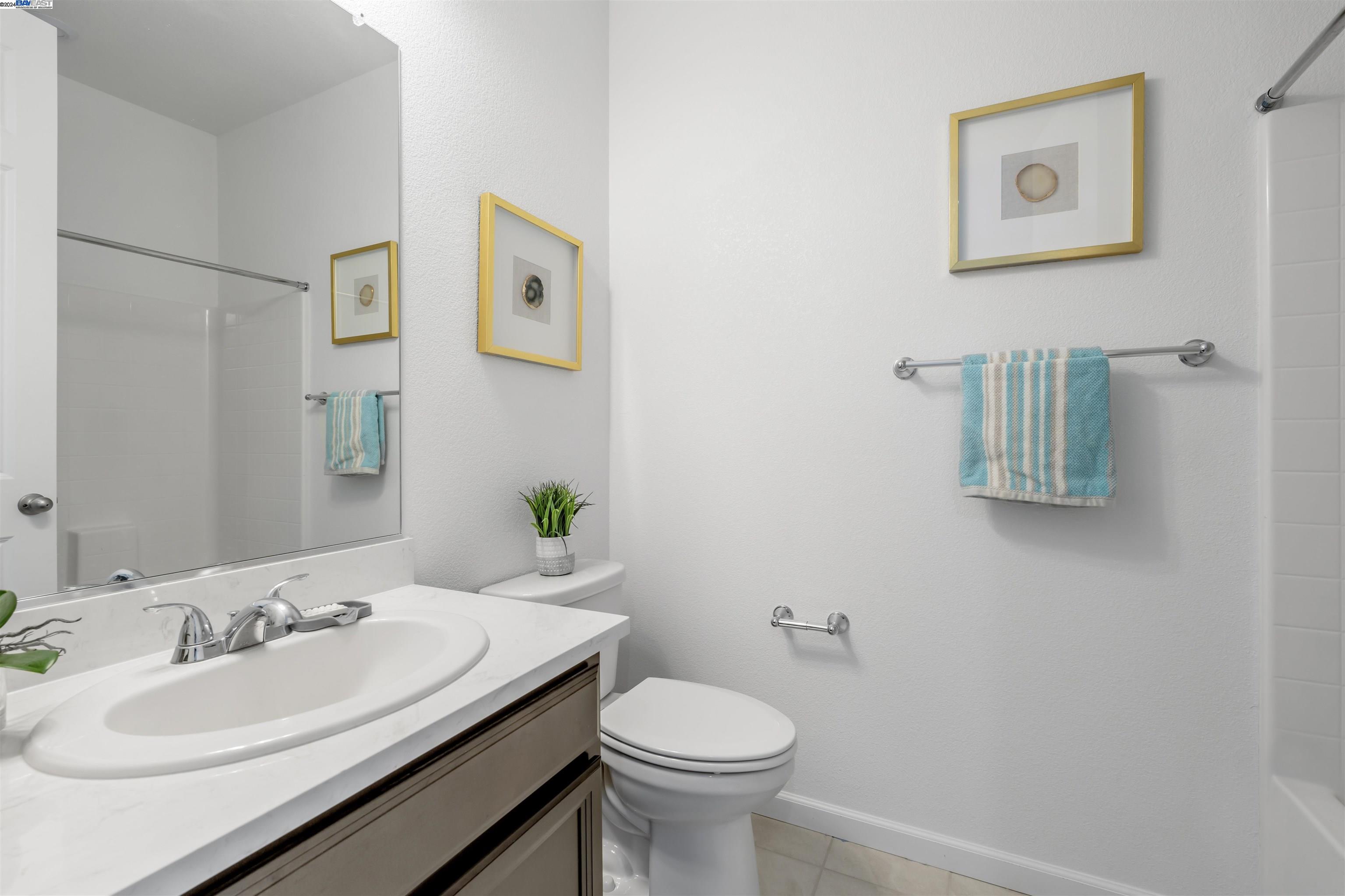 Detail Gallery Image 16 of 42 For 15351 Flycatcher Dr, Lathrop,  CA 95330 - 4 Beds | 3 Baths