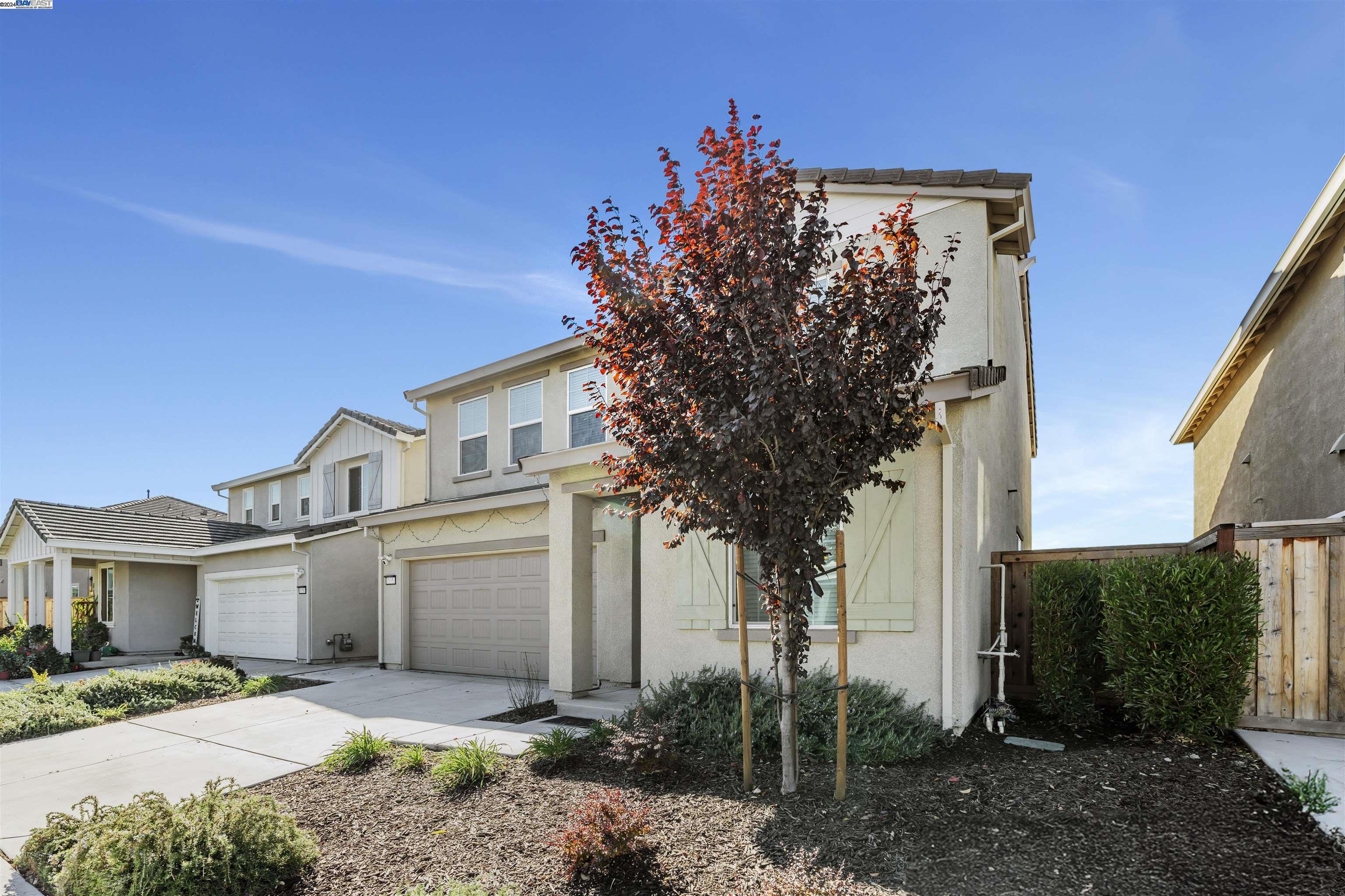 Detail Gallery Image 3 of 42 For 15351 Flycatcher Dr, Lathrop,  CA 95330 - 4 Beds | 3 Baths