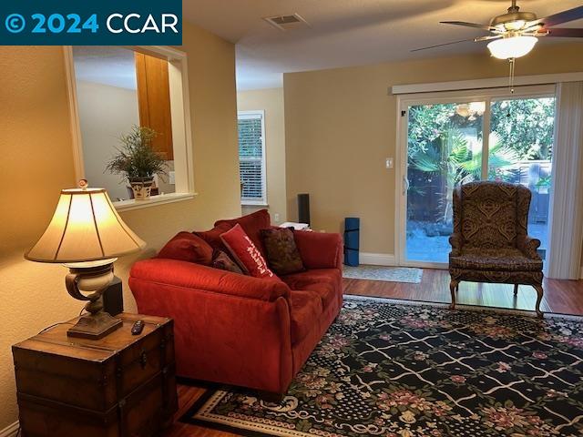 Photo #2: 41080642 Listing 