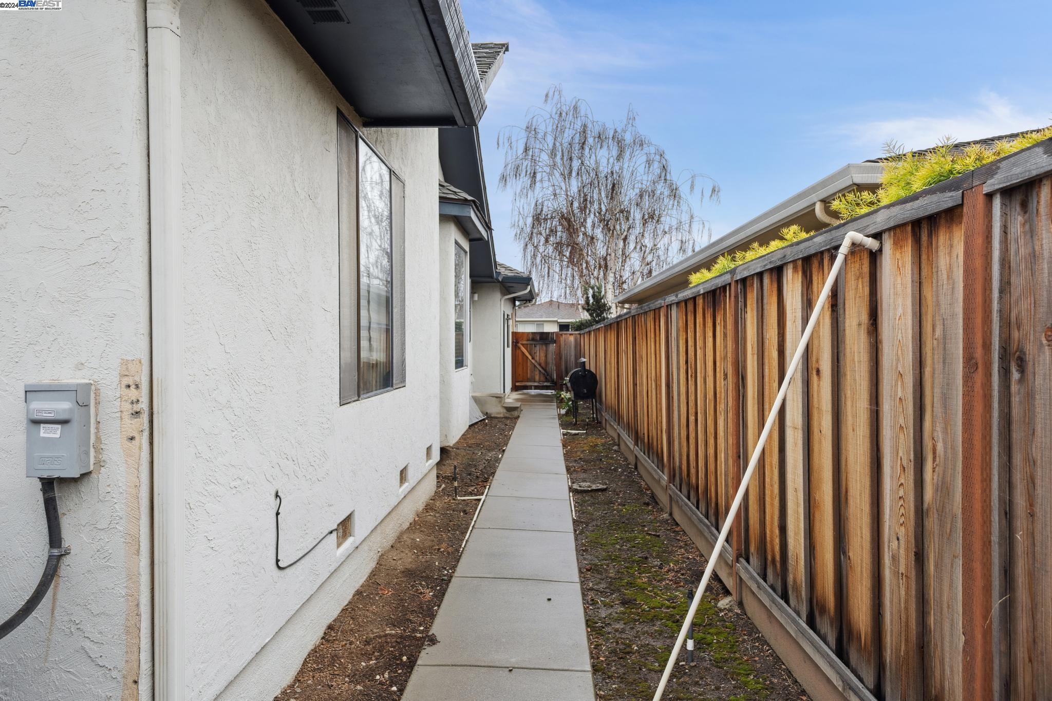 4141 Lombard Ave, Fremont, California 94536, 3 Bedrooms Bedrooms, 8 Rooms Rooms,2 BathroomsBathrooms,Residential,For Sale,4141 Lombard Ave,41080676