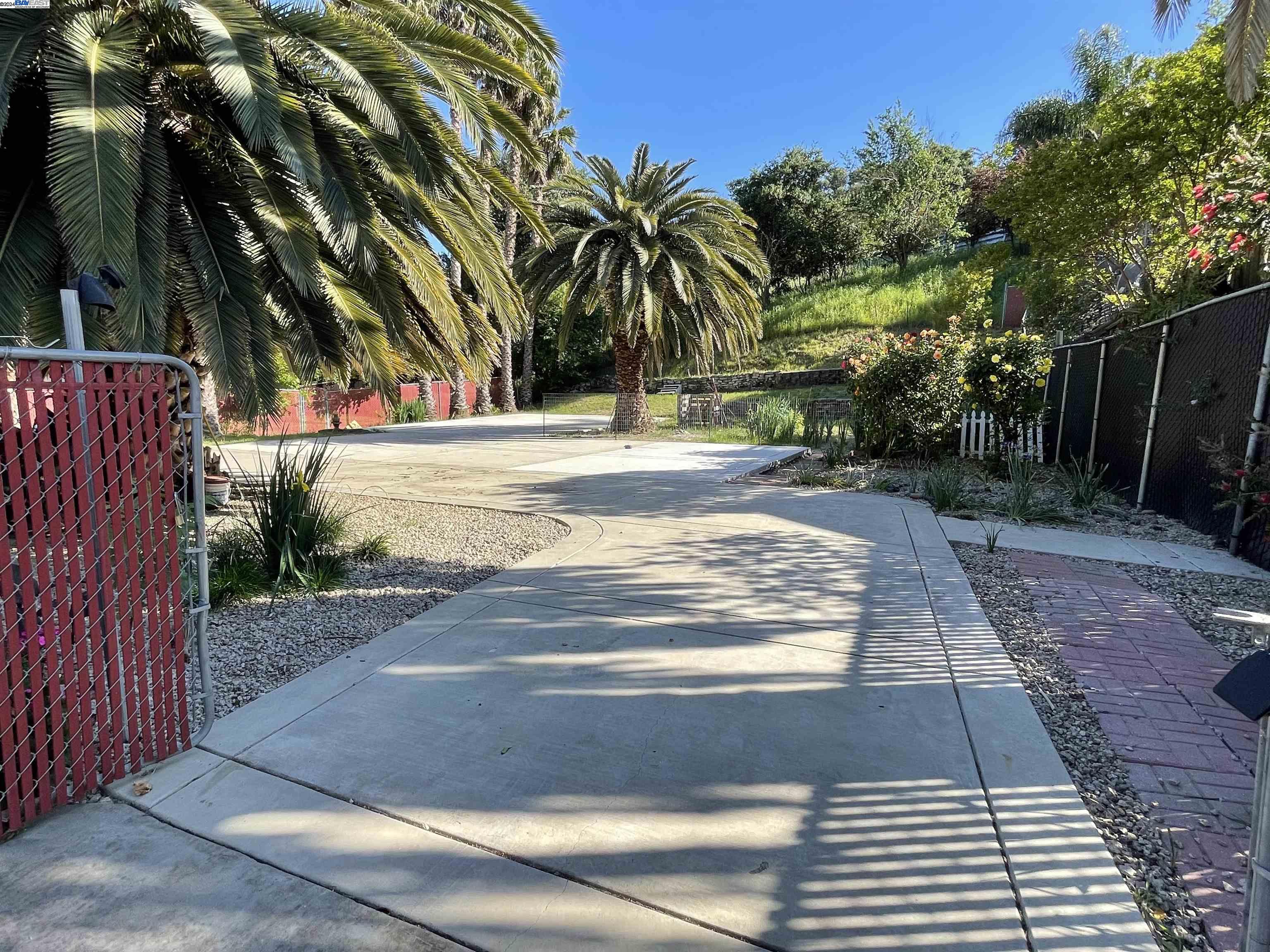Detail Gallery Image 1 of 11 For 109 Canyon Lake Dr, Port Costa,  CA 94569 - – Beds | – Baths