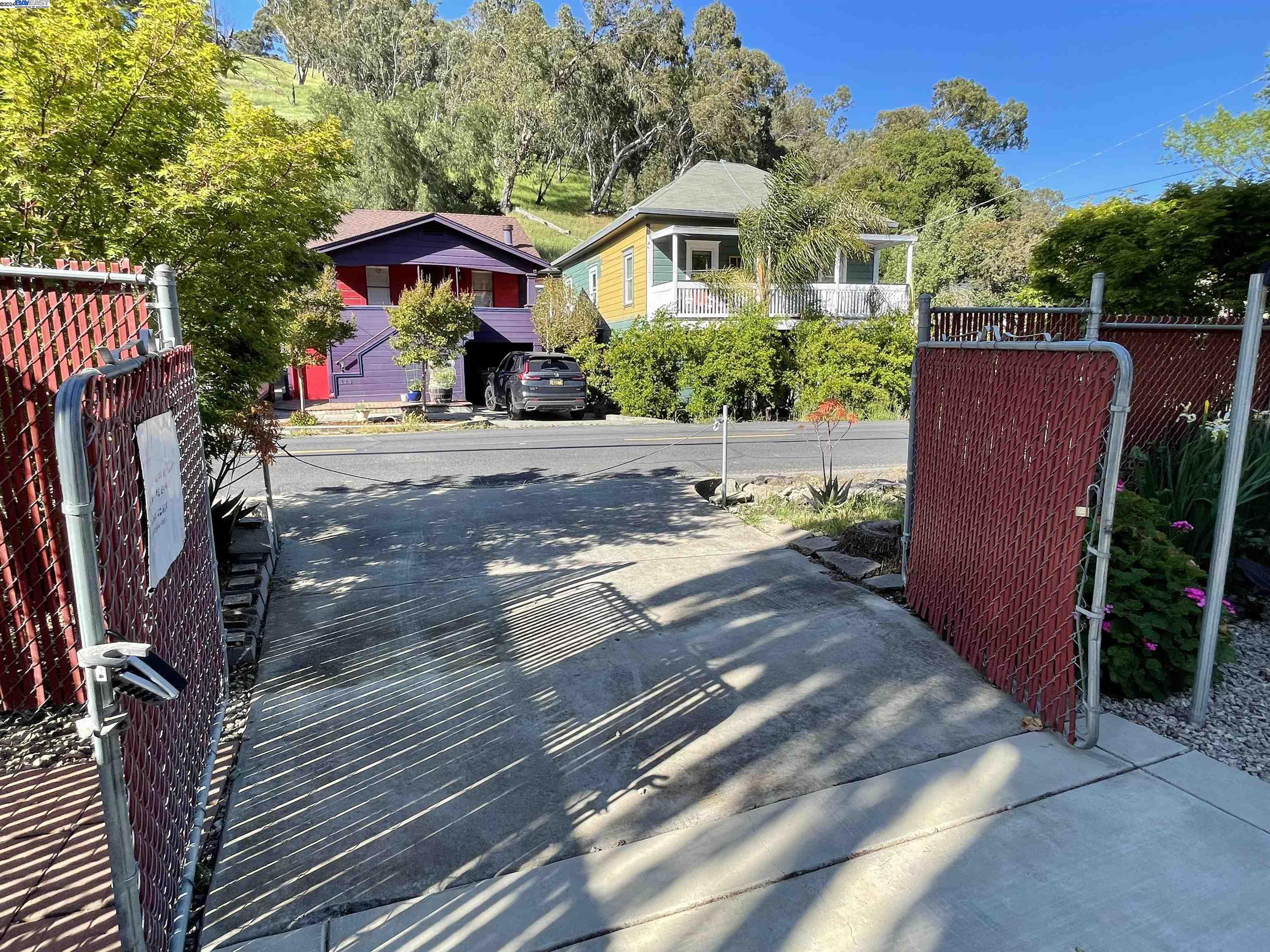 Detail Gallery Image 2 of 11 For 109 Canyon Lake Dr, Port Costa,  CA 94569 - – Beds | – Baths