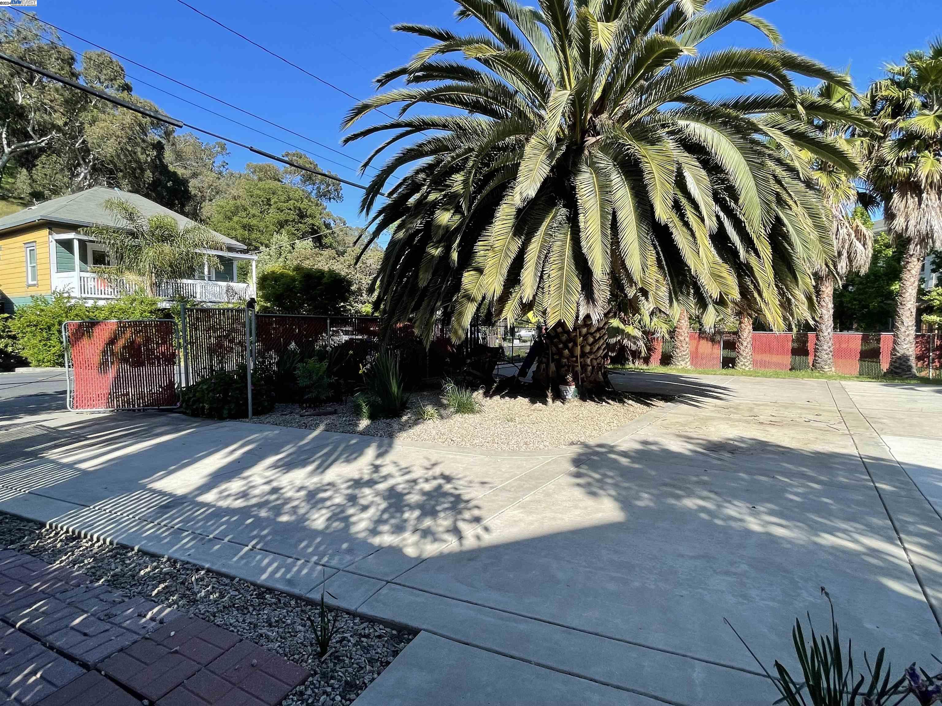 Detail Gallery Image 3 of 11 For 109 Canyon Lake Dr, Port Costa,  CA 94569 - – Beds | – Baths