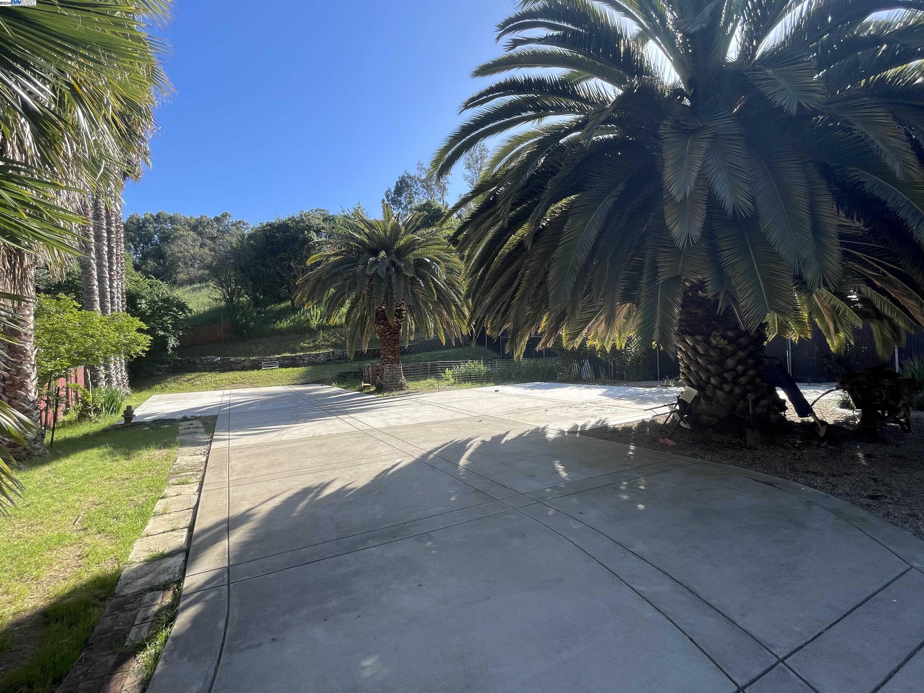 Detail Gallery Image 6 of 11 For 109 Canyon Lake Dr, Port Costa,  CA 94569 - – Beds | – Baths