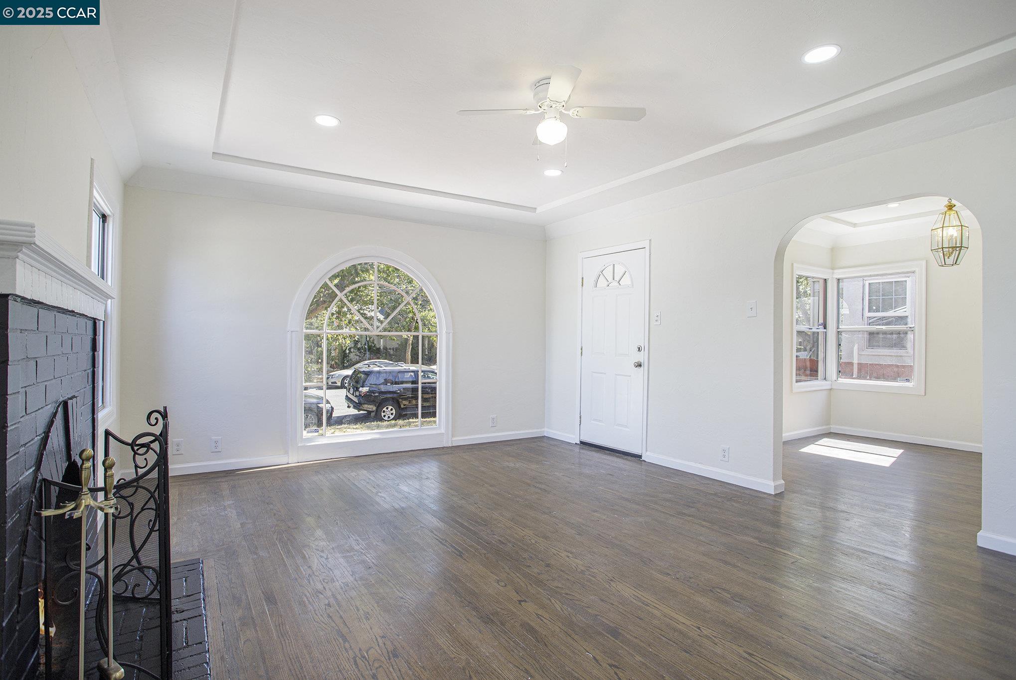 Detail Gallery Image 11 of 33 For 532 Central Ave, Pittsburg,  CA 94565 - 4 Beds | 2 Baths