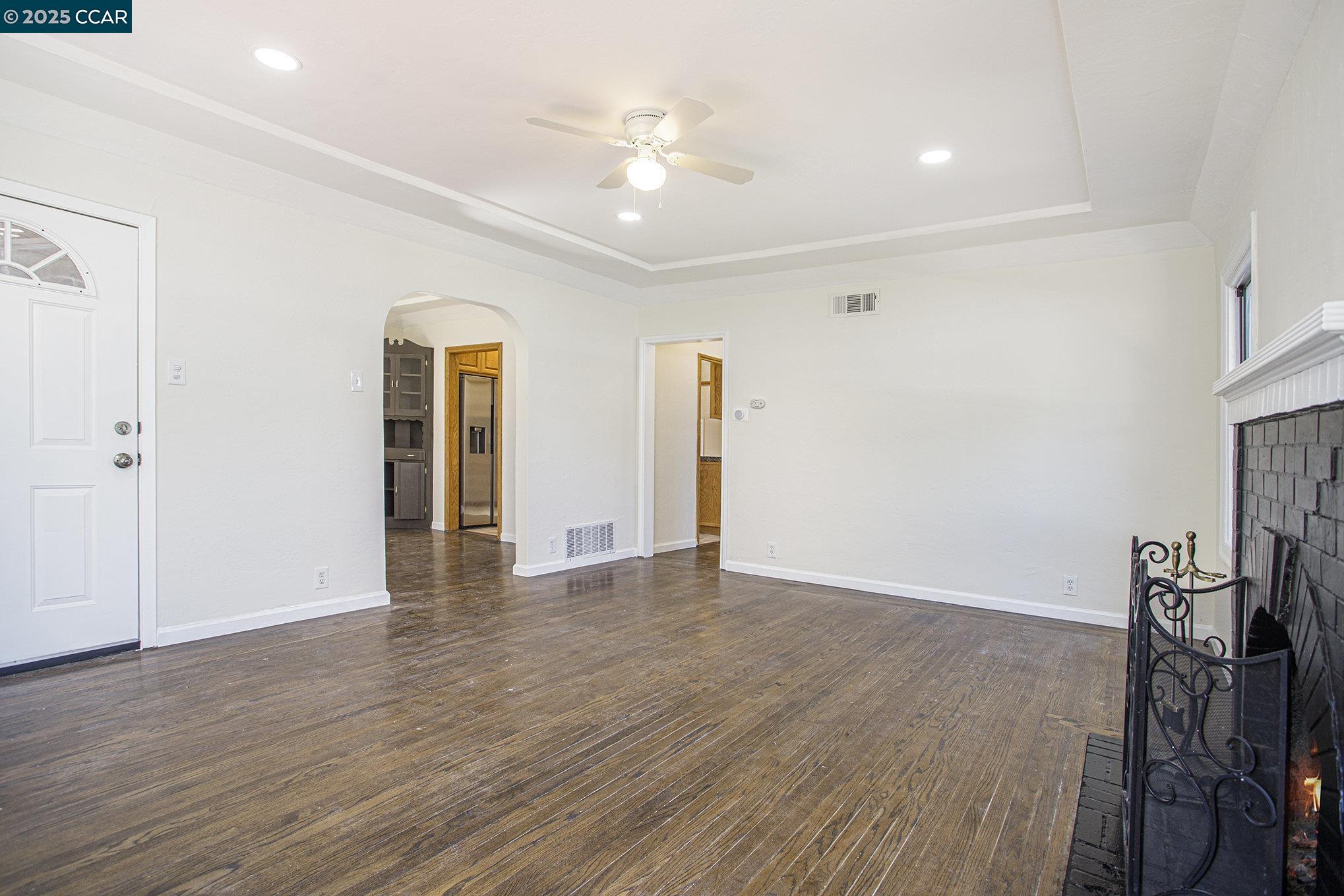 Detail Gallery Image 12 of 33 For 532 Central Ave, Pittsburg,  CA 94565 - 4 Beds | 2 Baths